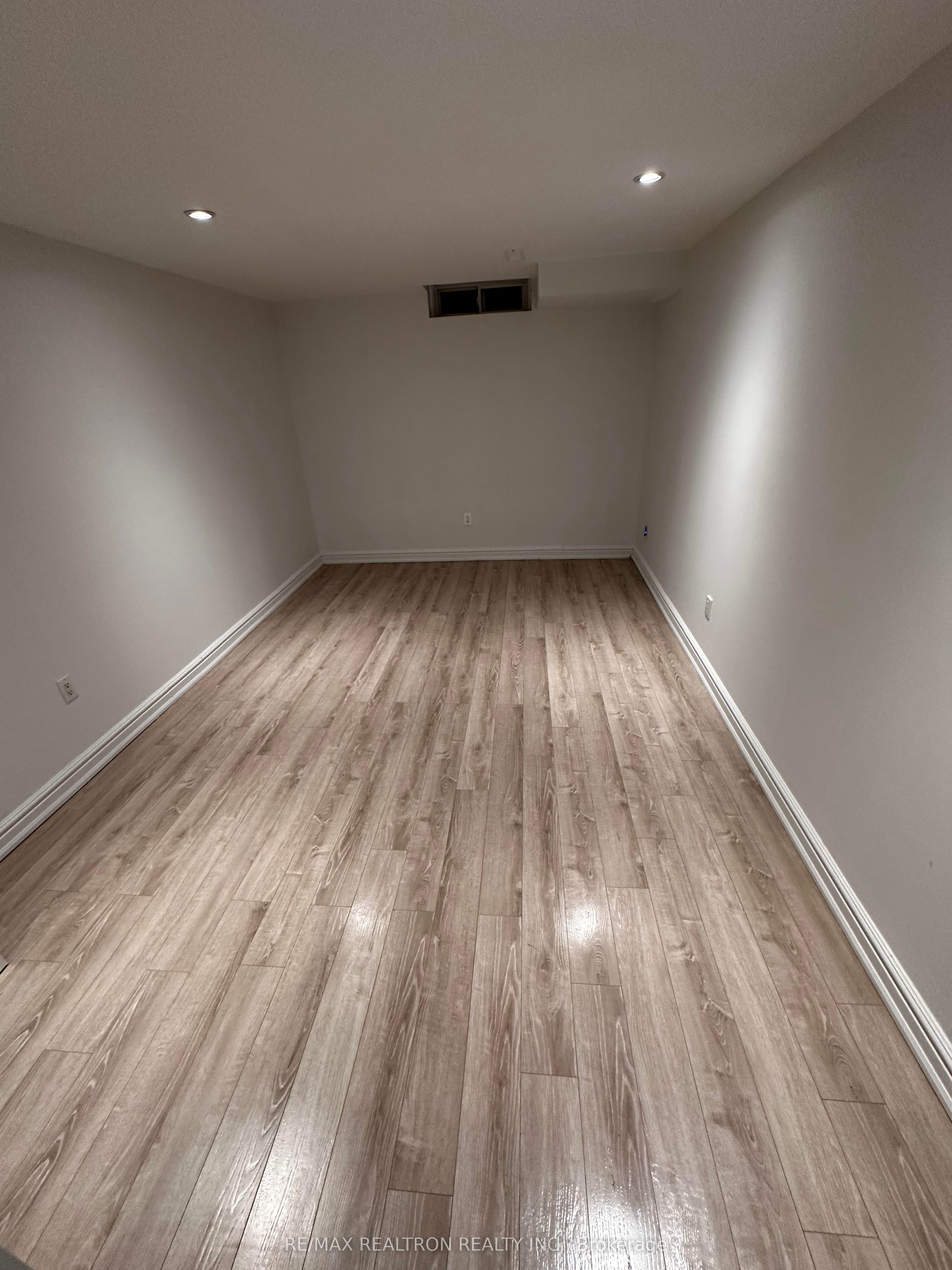 524 Bristol Road #bsmt Property Photo 13