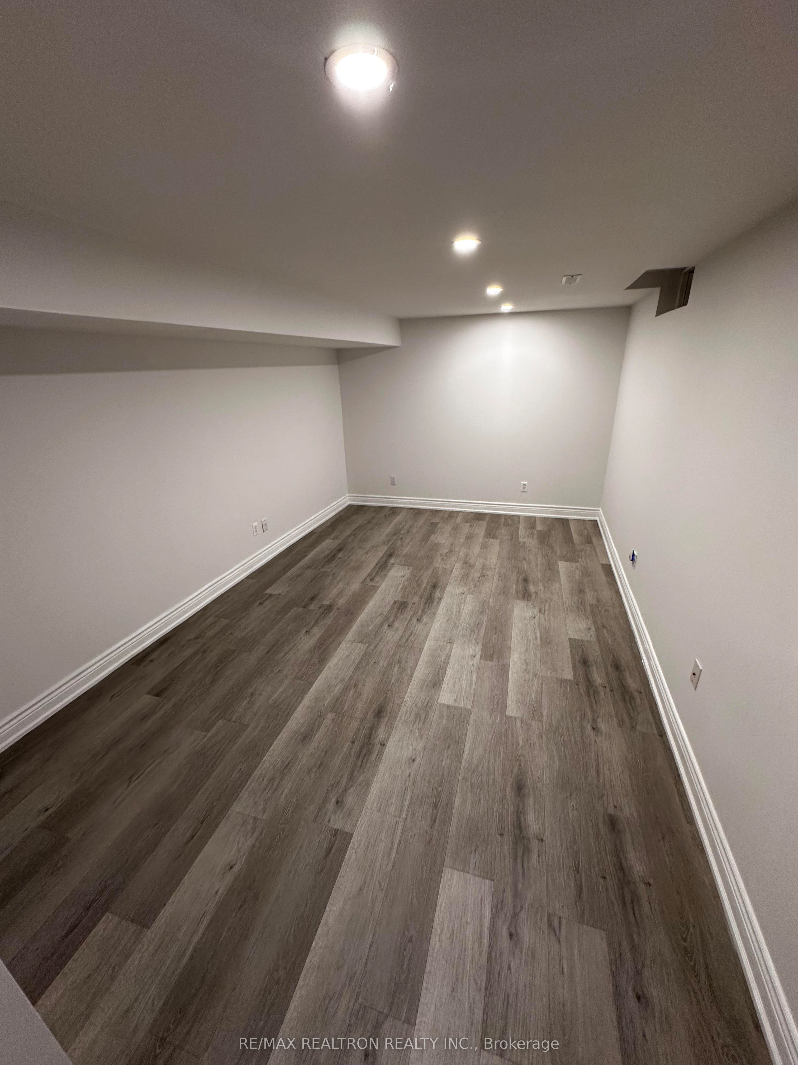 524 Bristol Road #bsmt Property Photo 16