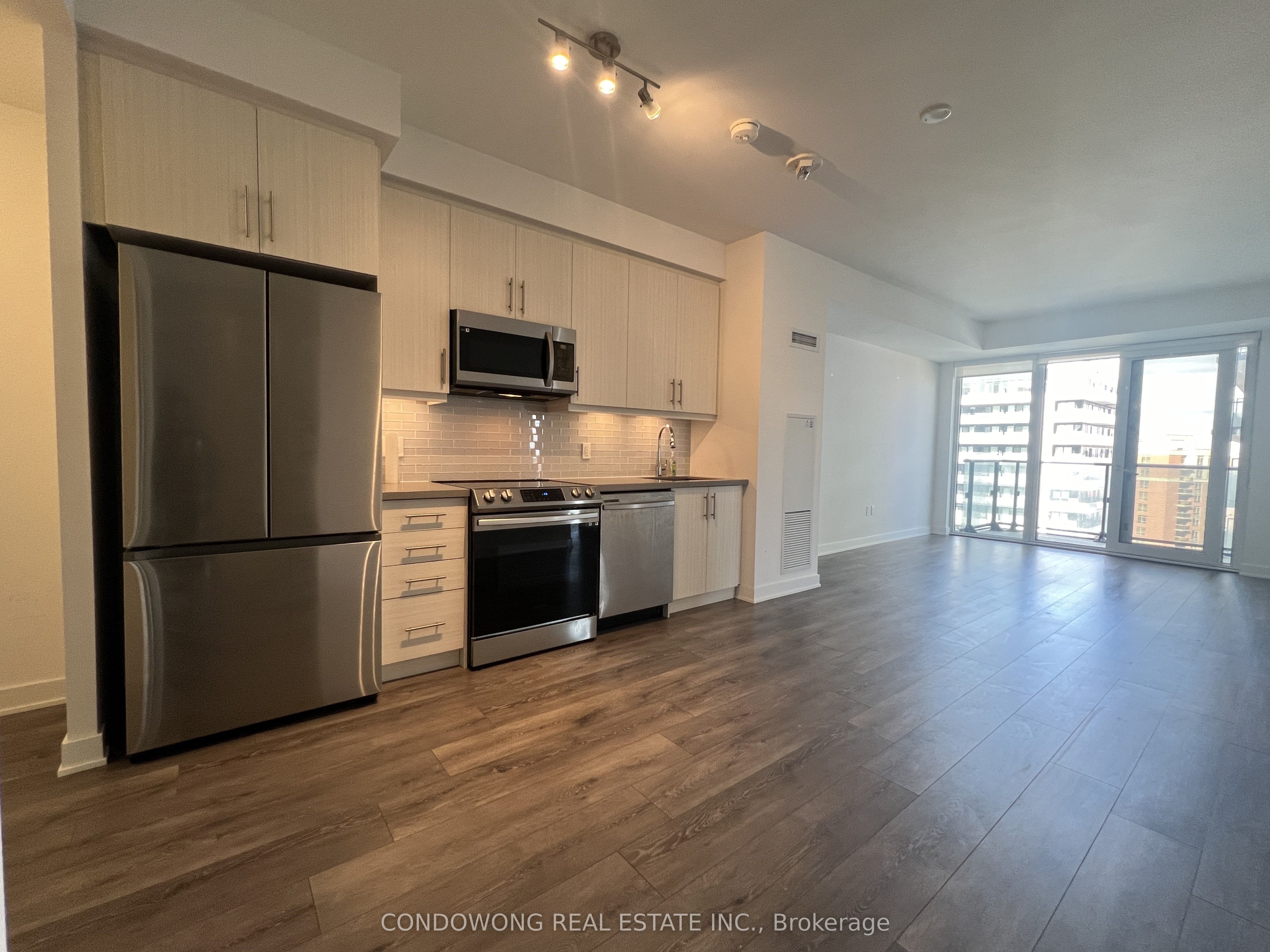 105 Oneida Crescent 1205 Property Photo 1