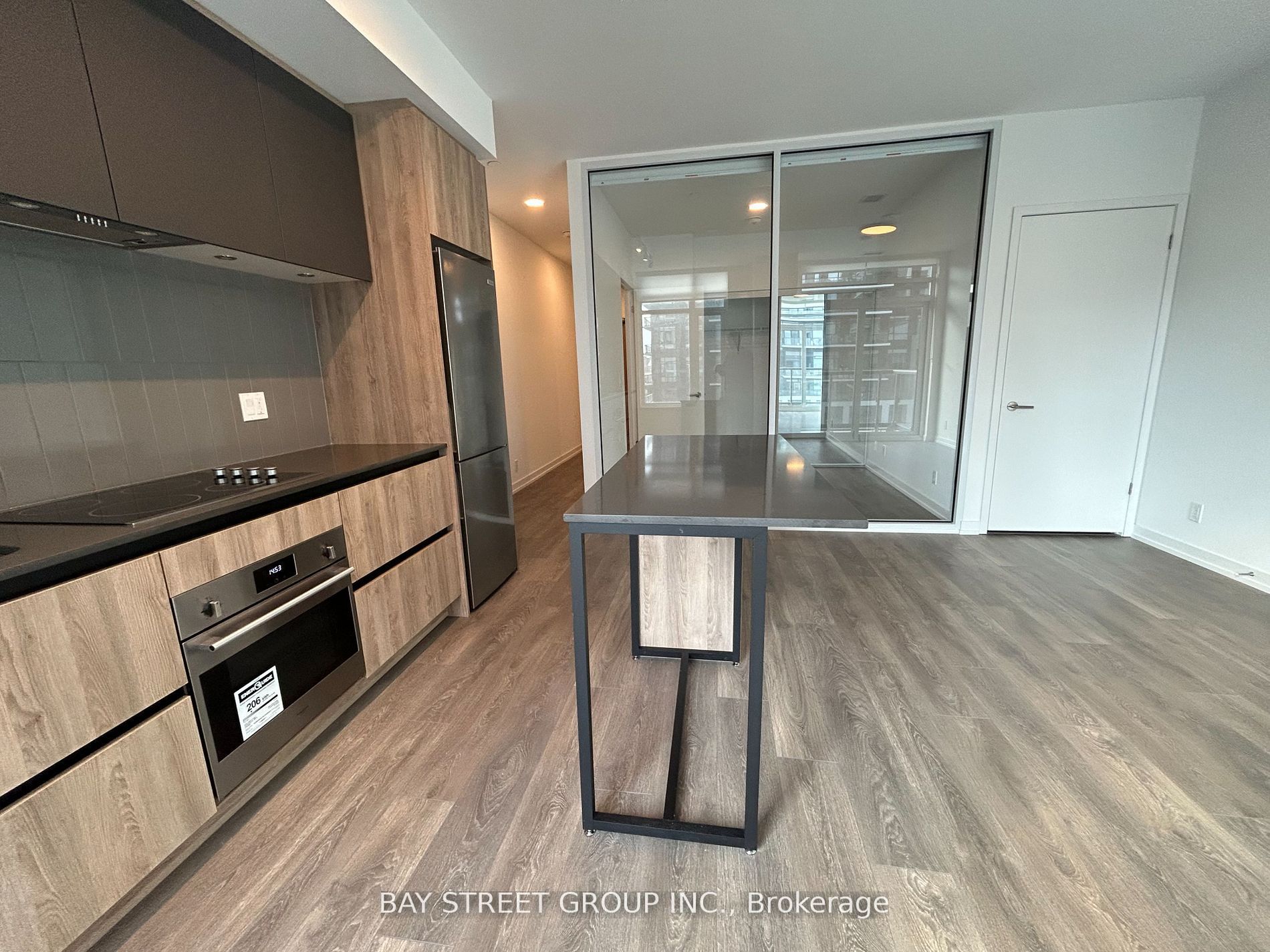 8 Beverley Glen Boulevard 606 Property Photo 7