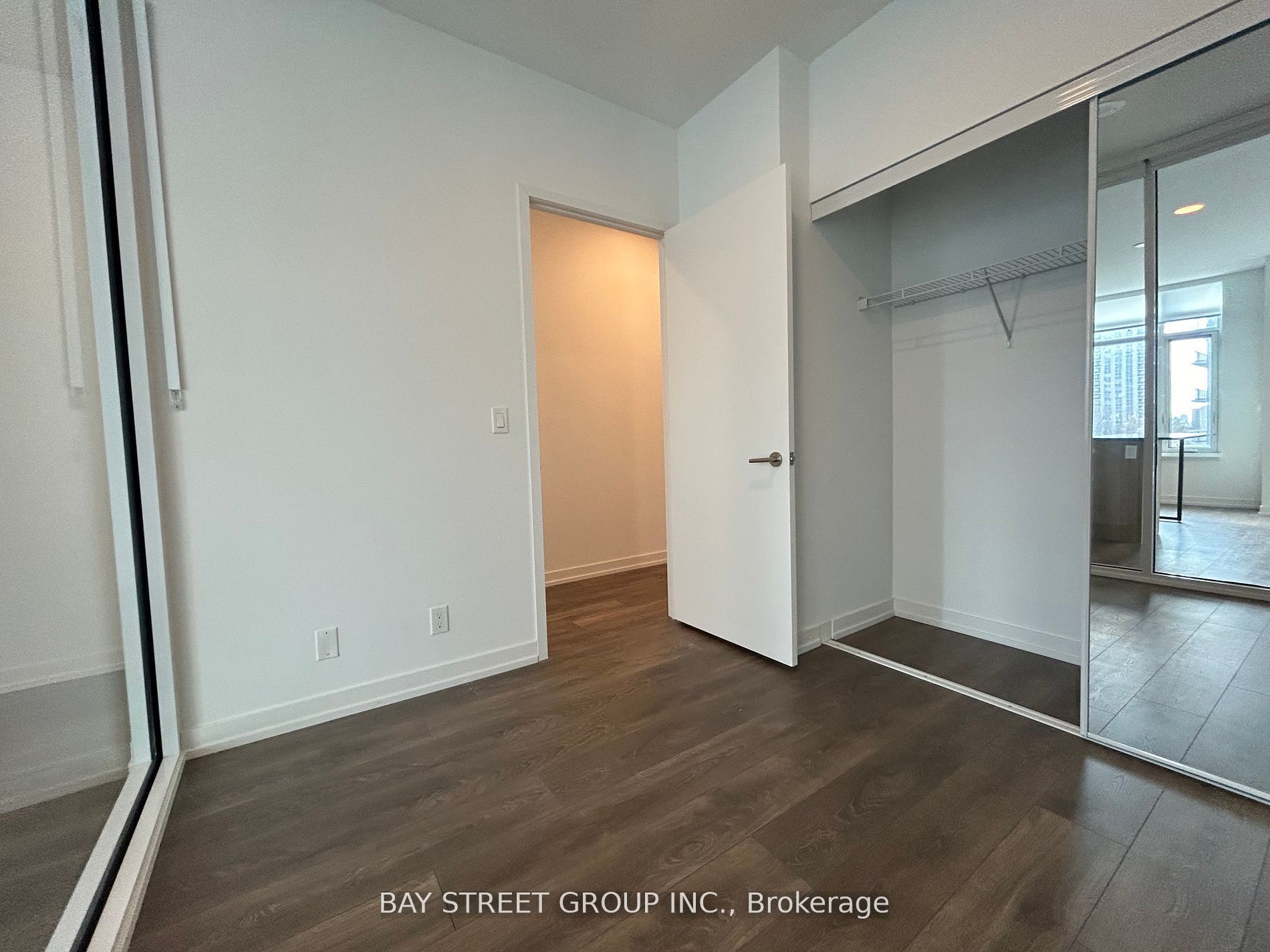 8 Beverley Glen Boulevard 606 Property Photo 11