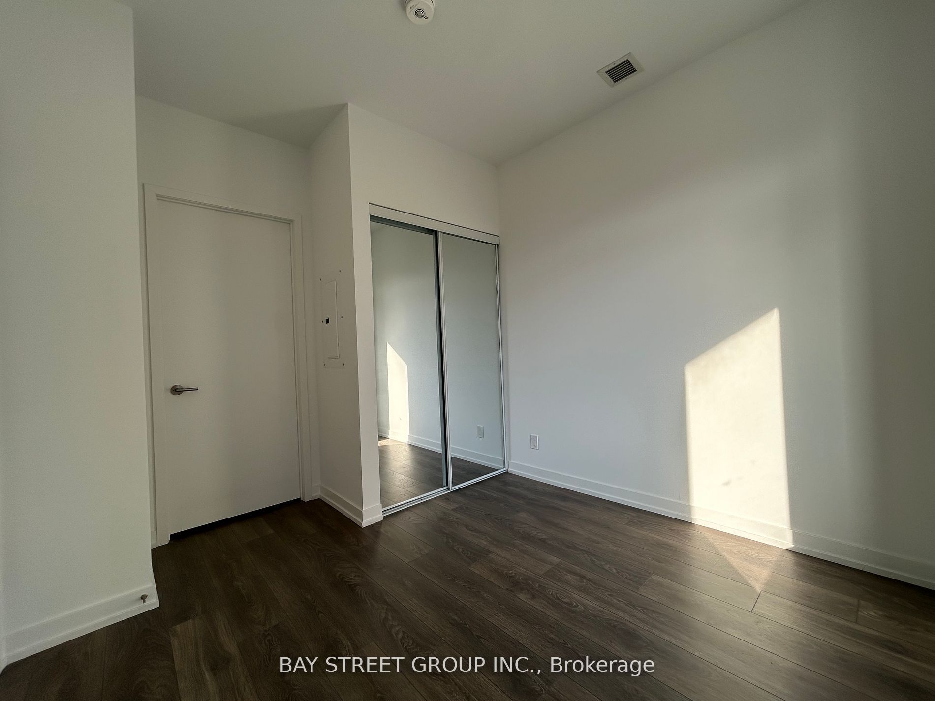 8 Beverley Glen Boulevard 606 Property Photo 14