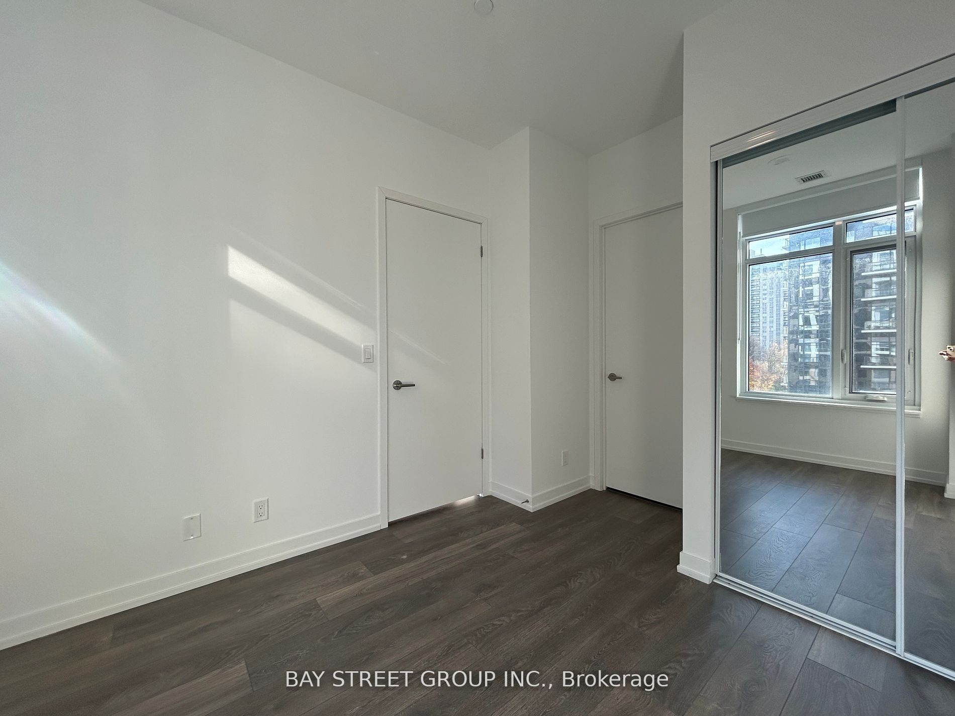 8 Beverley Glen Boulevard 606 Property Photo 16