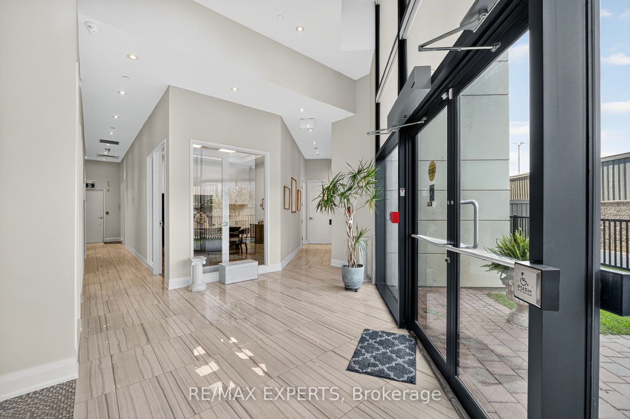 12 Woodstream Boulevard 6 Property Photo 7