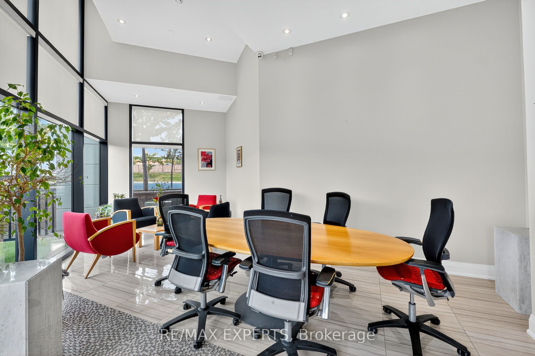 12 Woodstream Boulevard 6 Property Photo 9