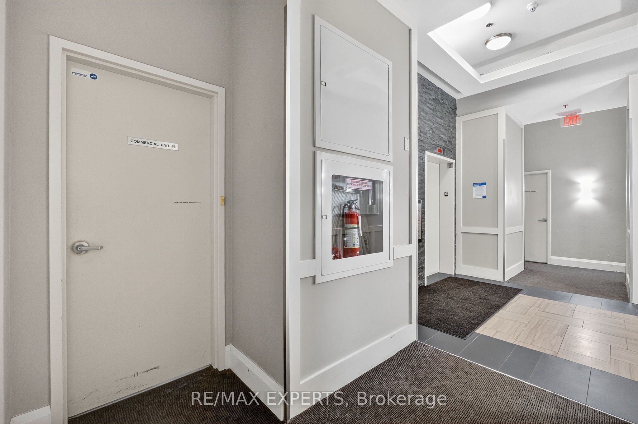 12 Woodstream Boulevard 6 Property Photo 24