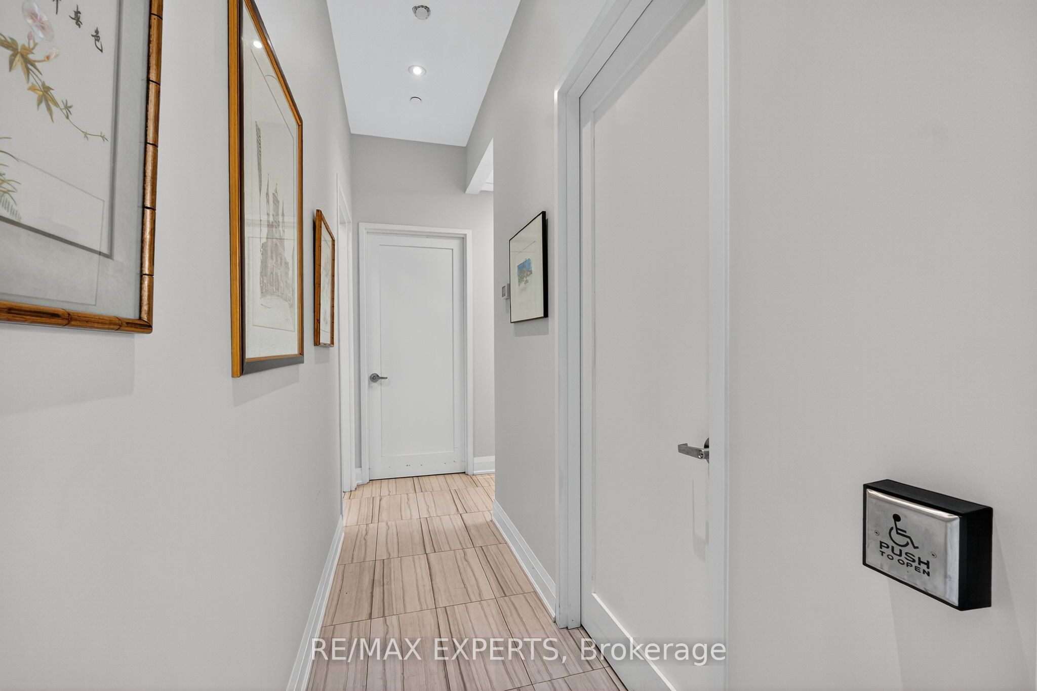 12 Woodstream Boulevard 6 Property Photo 25