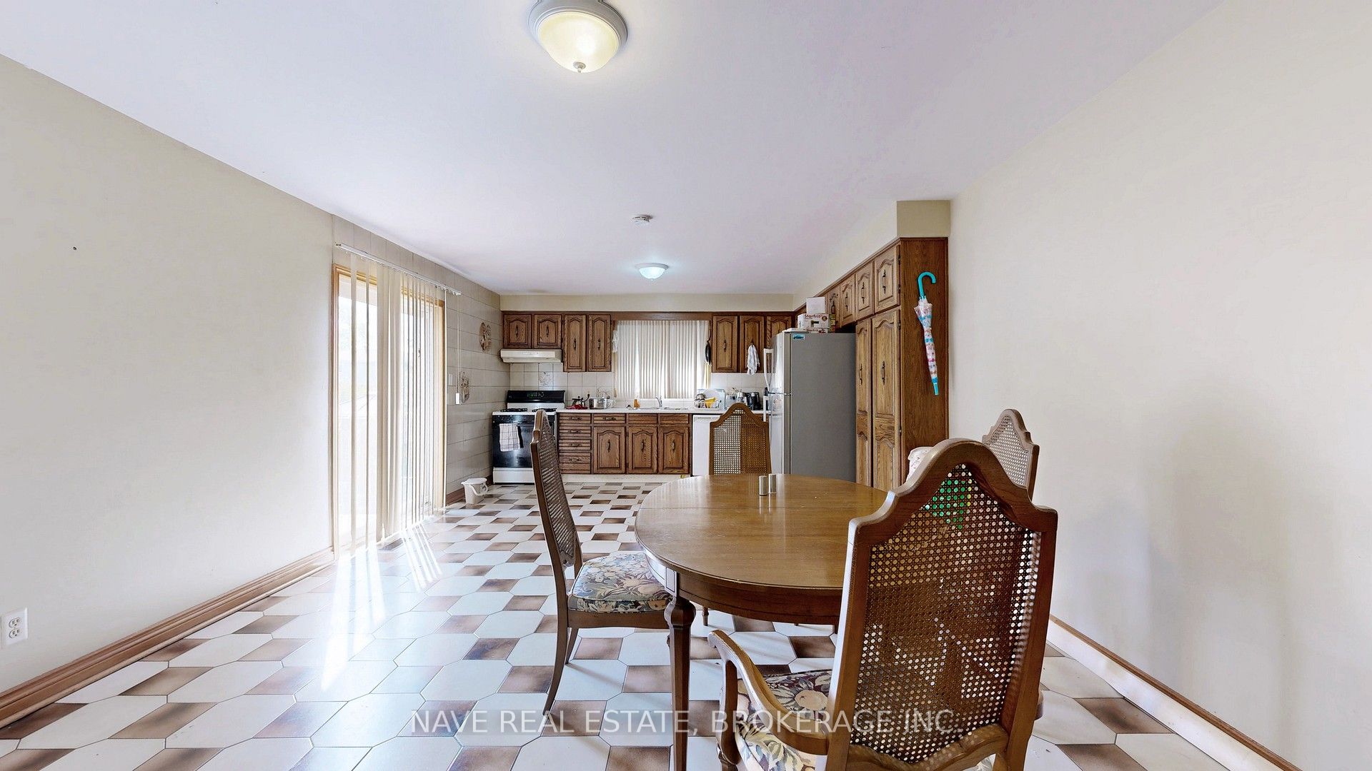 9747 Bathurst Street Property Photo 8