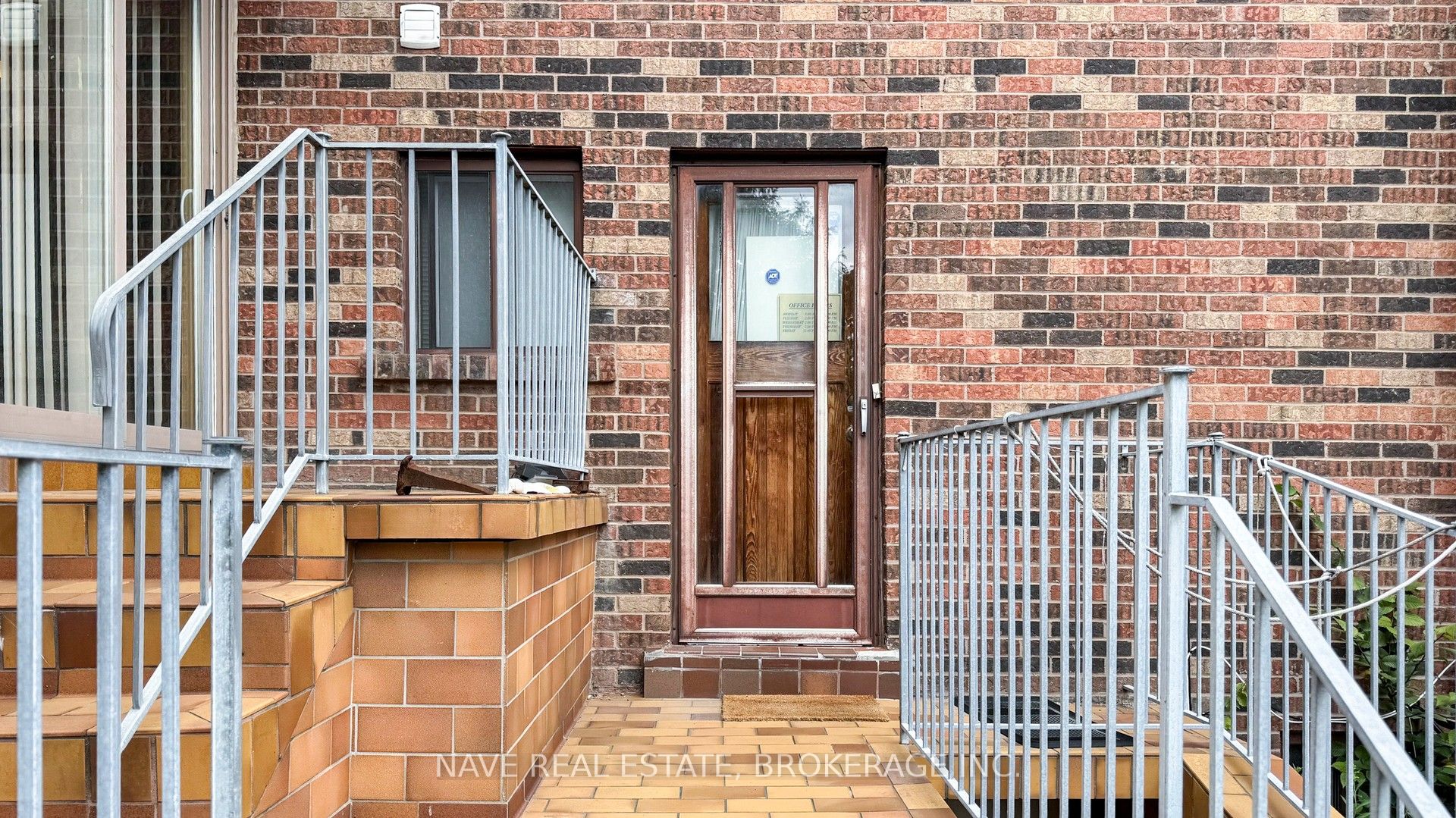 9747 Bathurst Street Property Photo 16