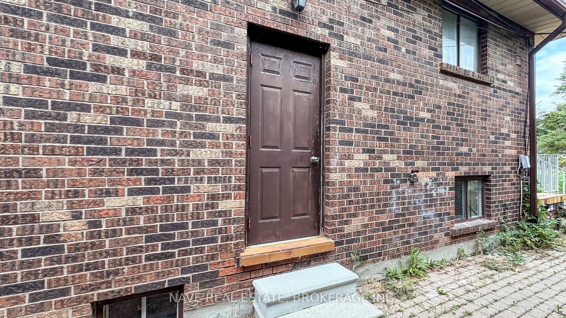 9747 Bathurst Street Property Photo 17