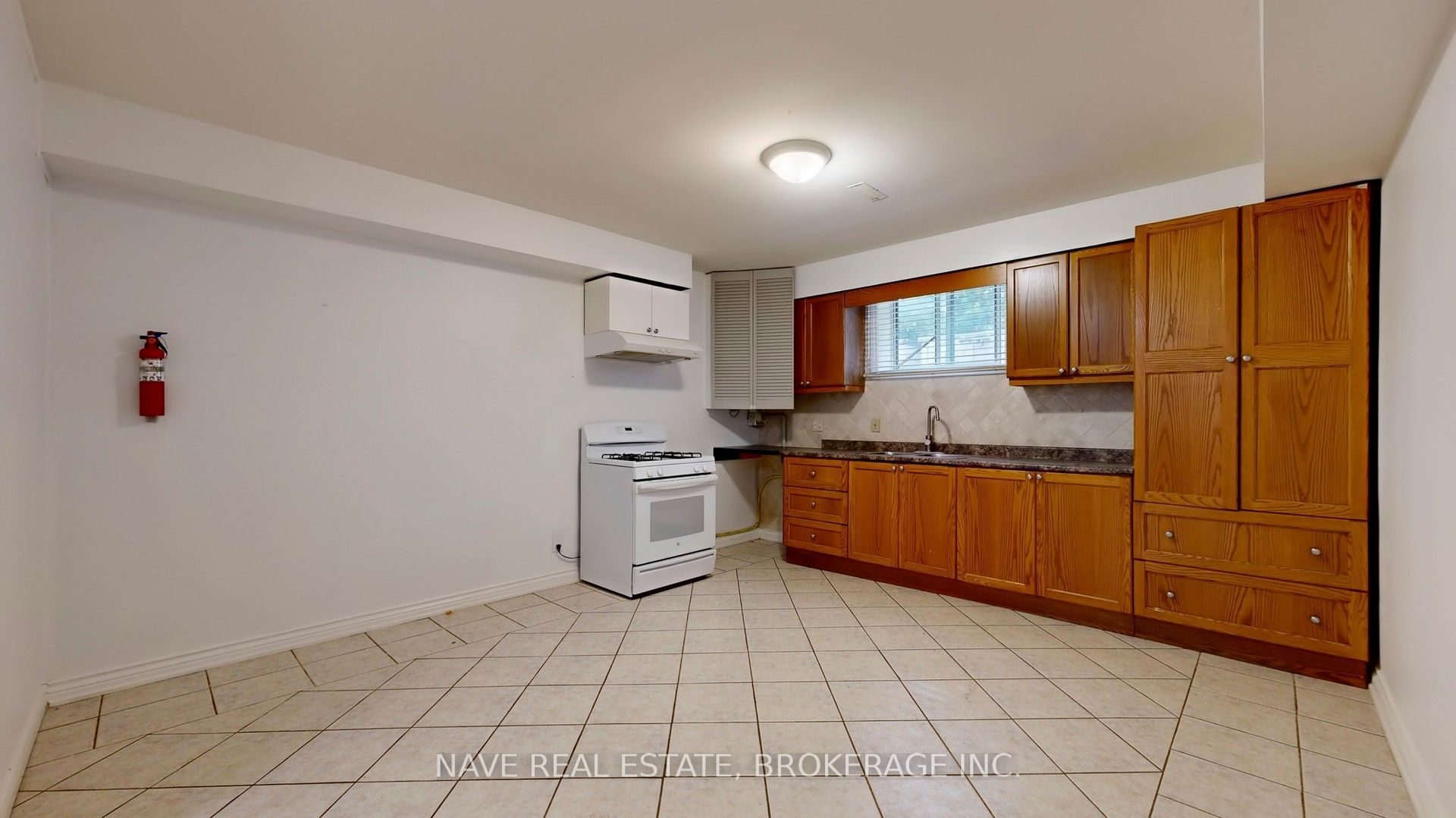 9747 Bathurst Street Property Photo 28
