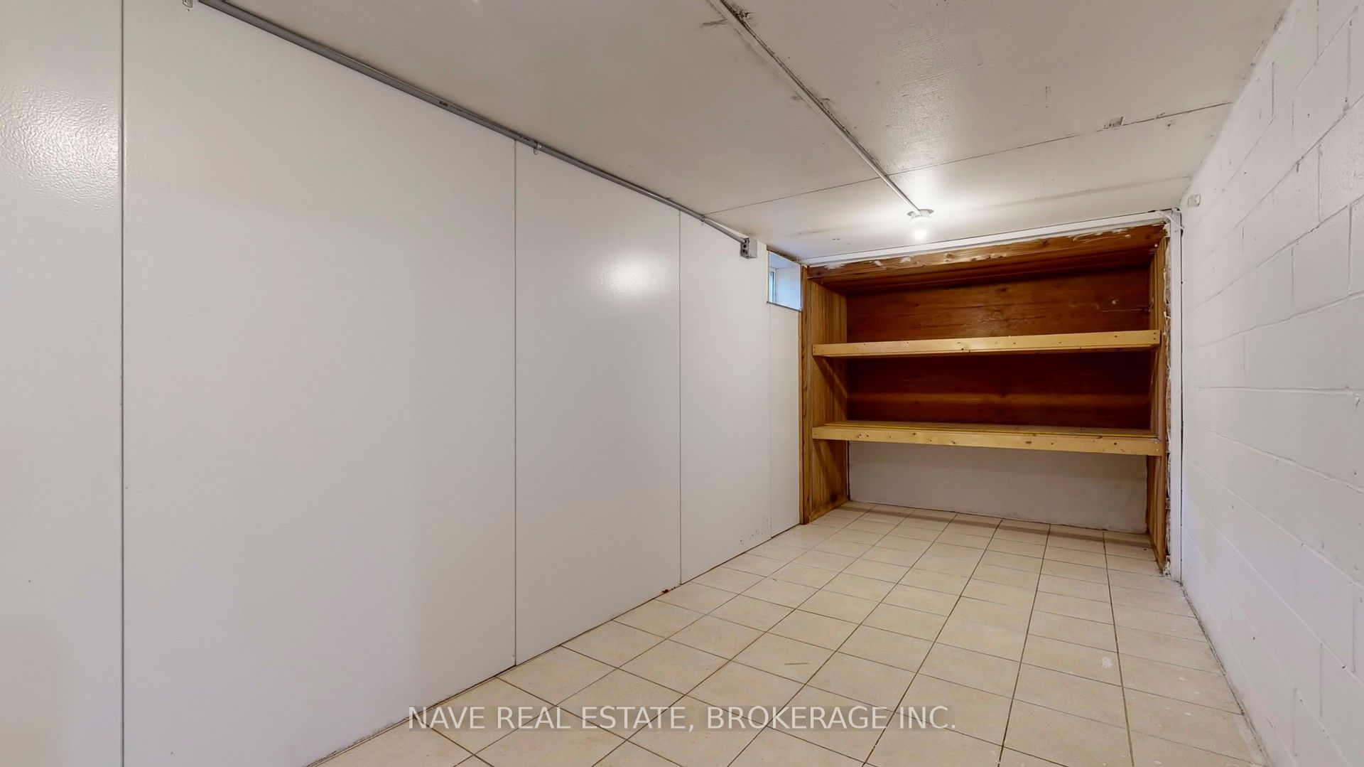 9747 Bathurst Street Property Photo 37