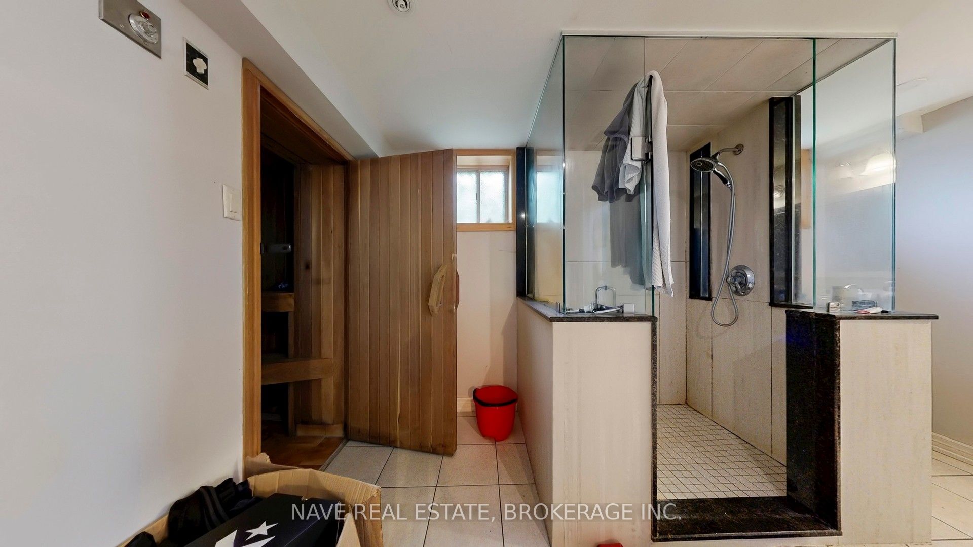 9747 Bathurst Street Property Photo 41