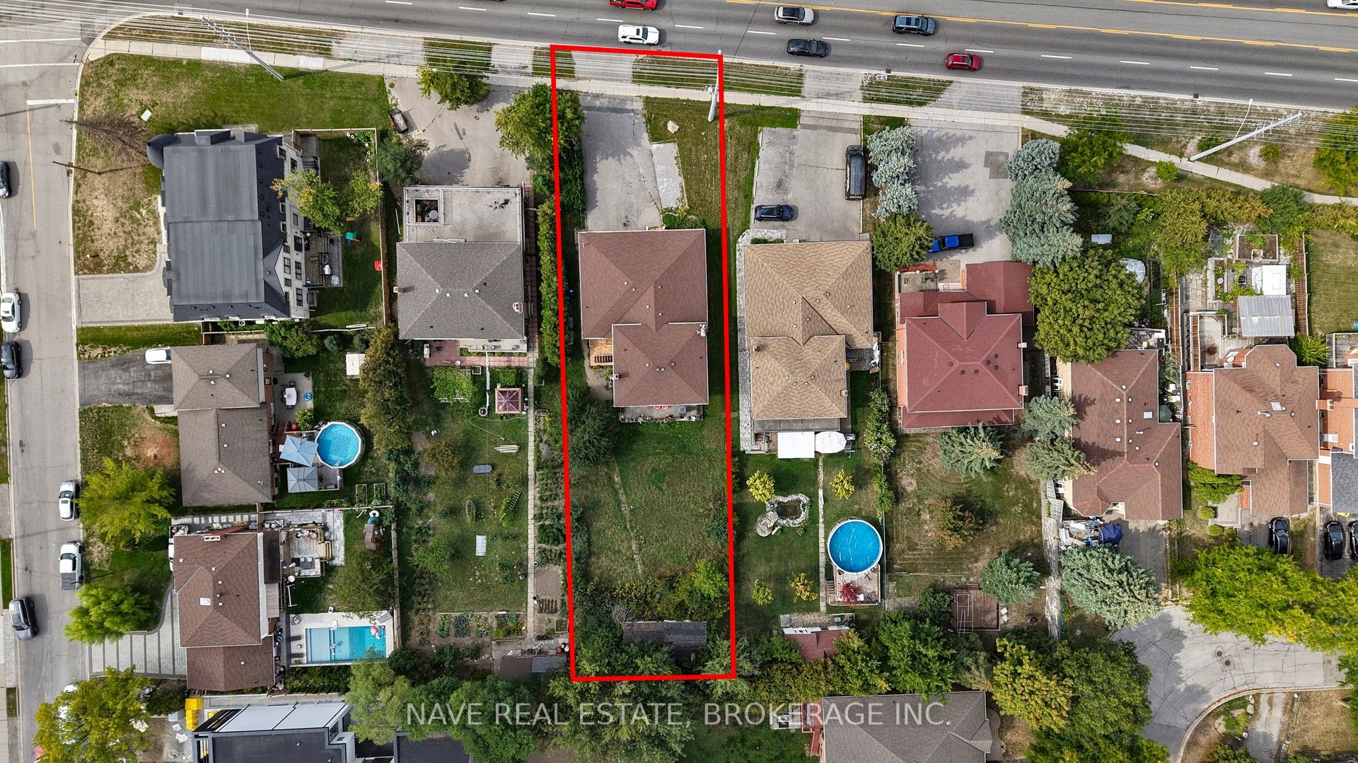 9747 Bathurst Street Property Photo 45