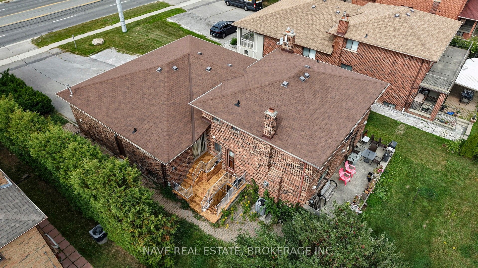 9747 Bathurst Street Property Photo 46