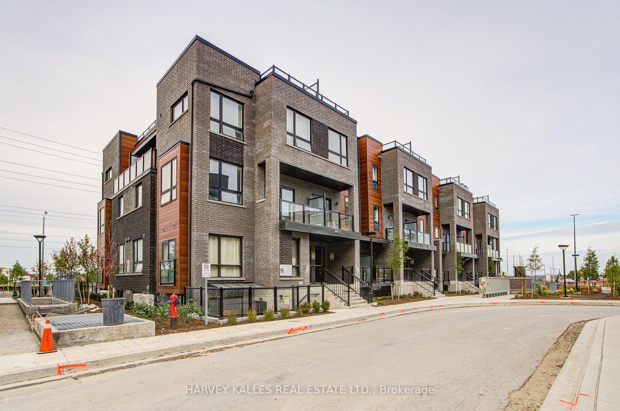 18 Lytham Green Circle 11 Property Photo 1