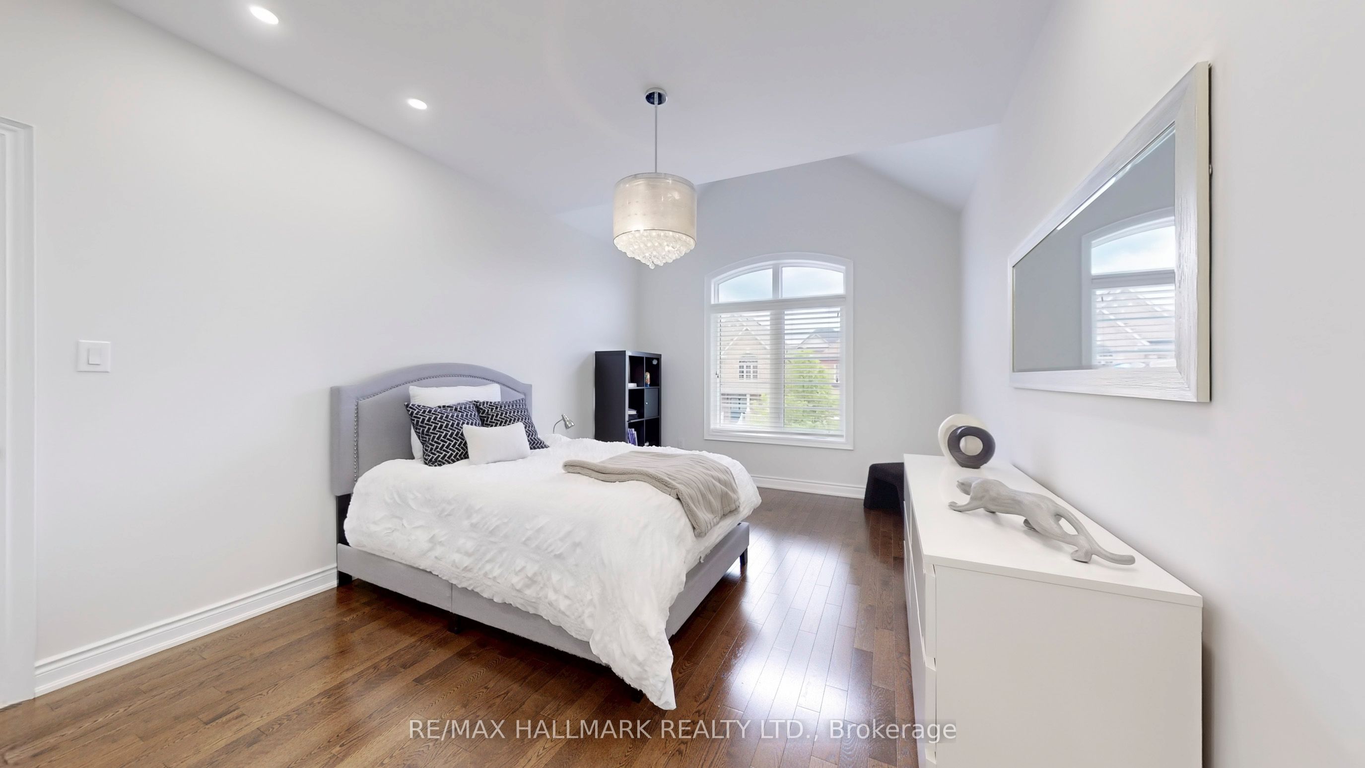 126 Sir Stevens Drive Property Photo 38