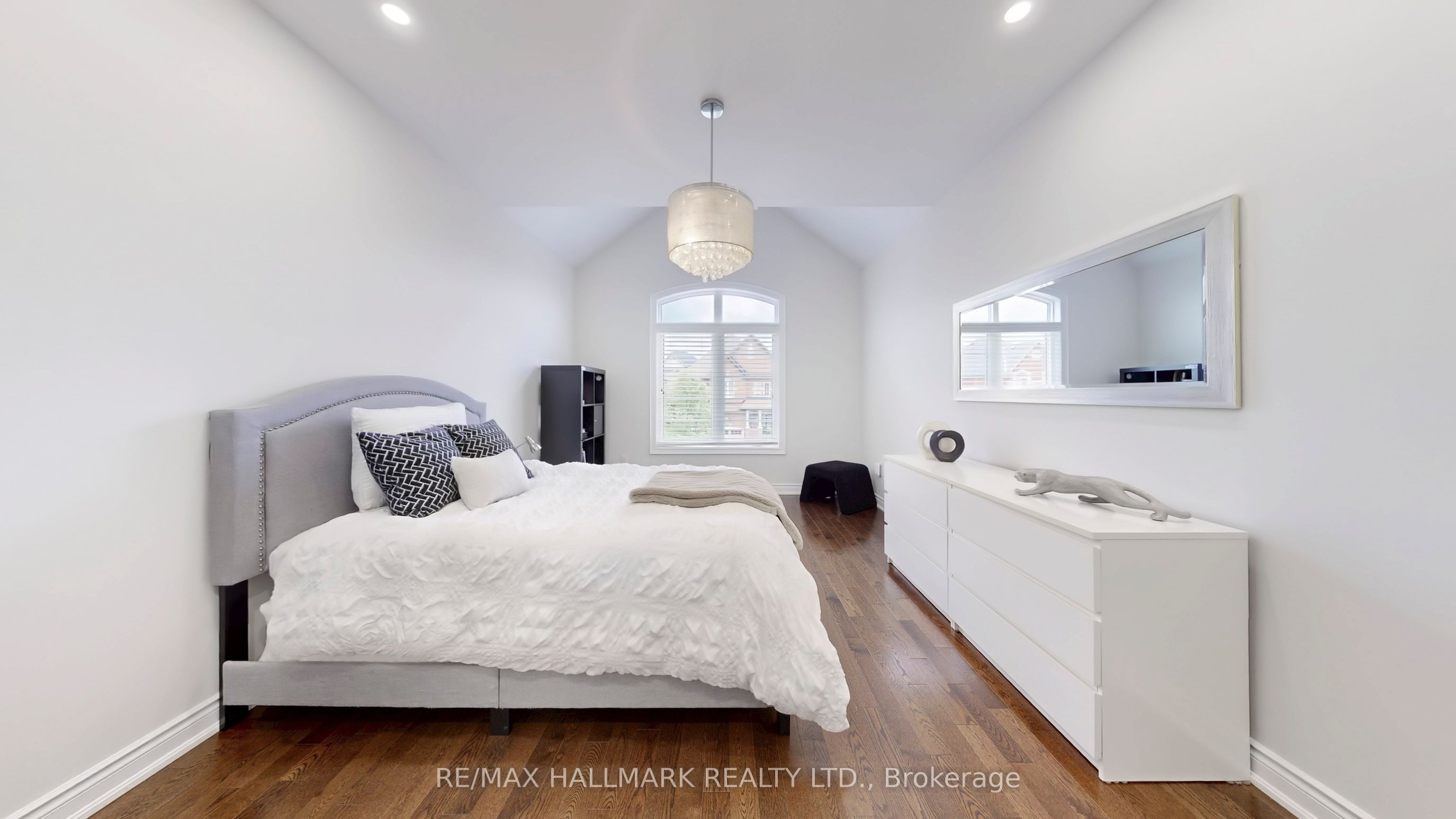 126 Sir Stevens Drive Property Photo 39