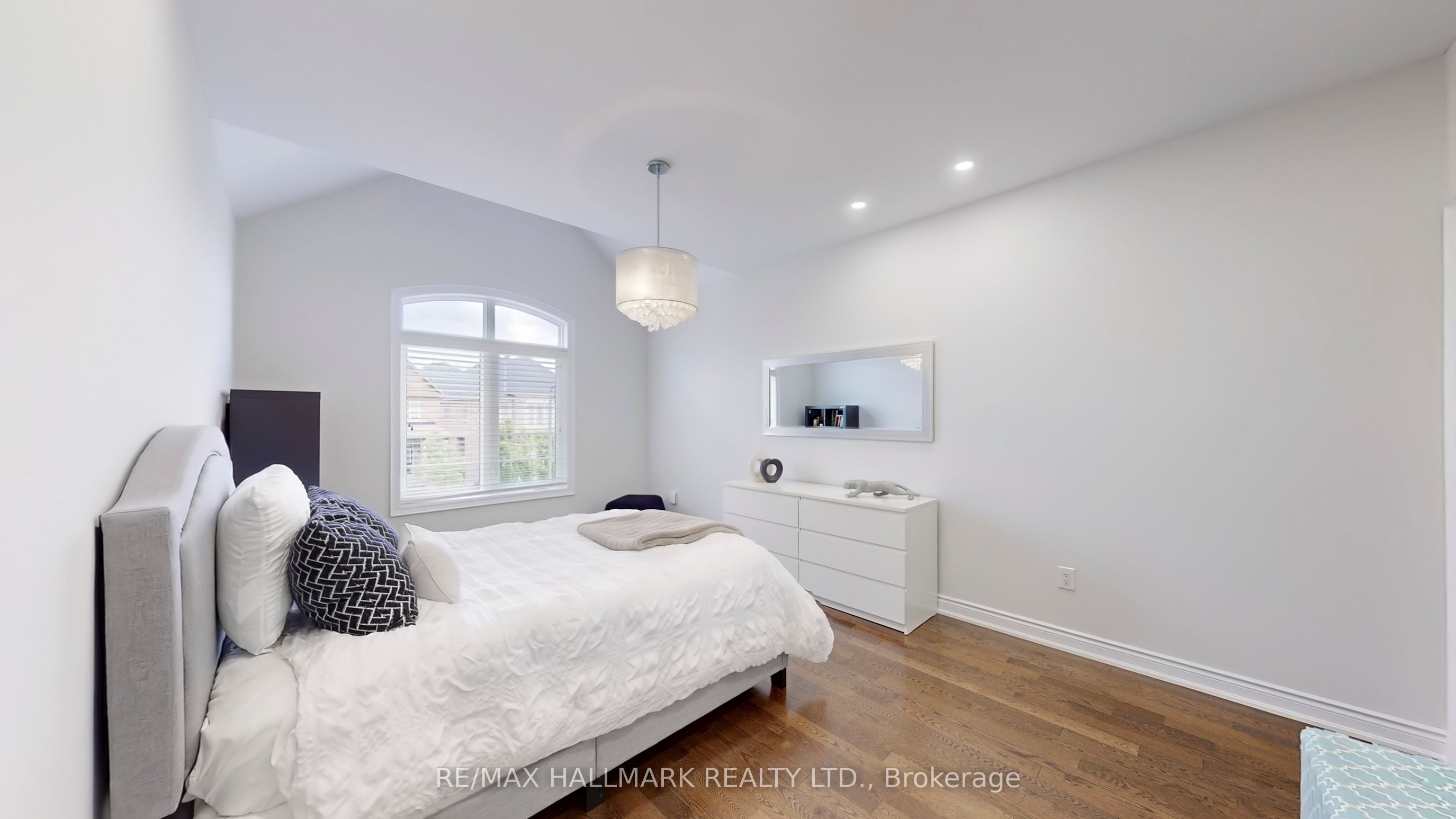 126 Sir Stevens Drive Property Photo 40