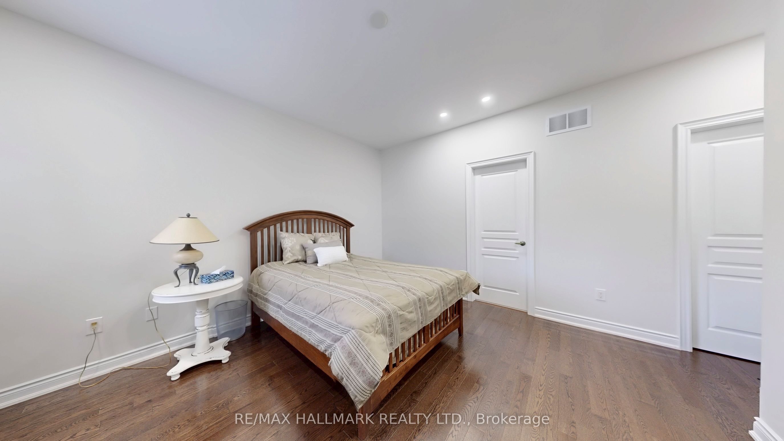 126 Sir Stevens Drive Property Photo 42