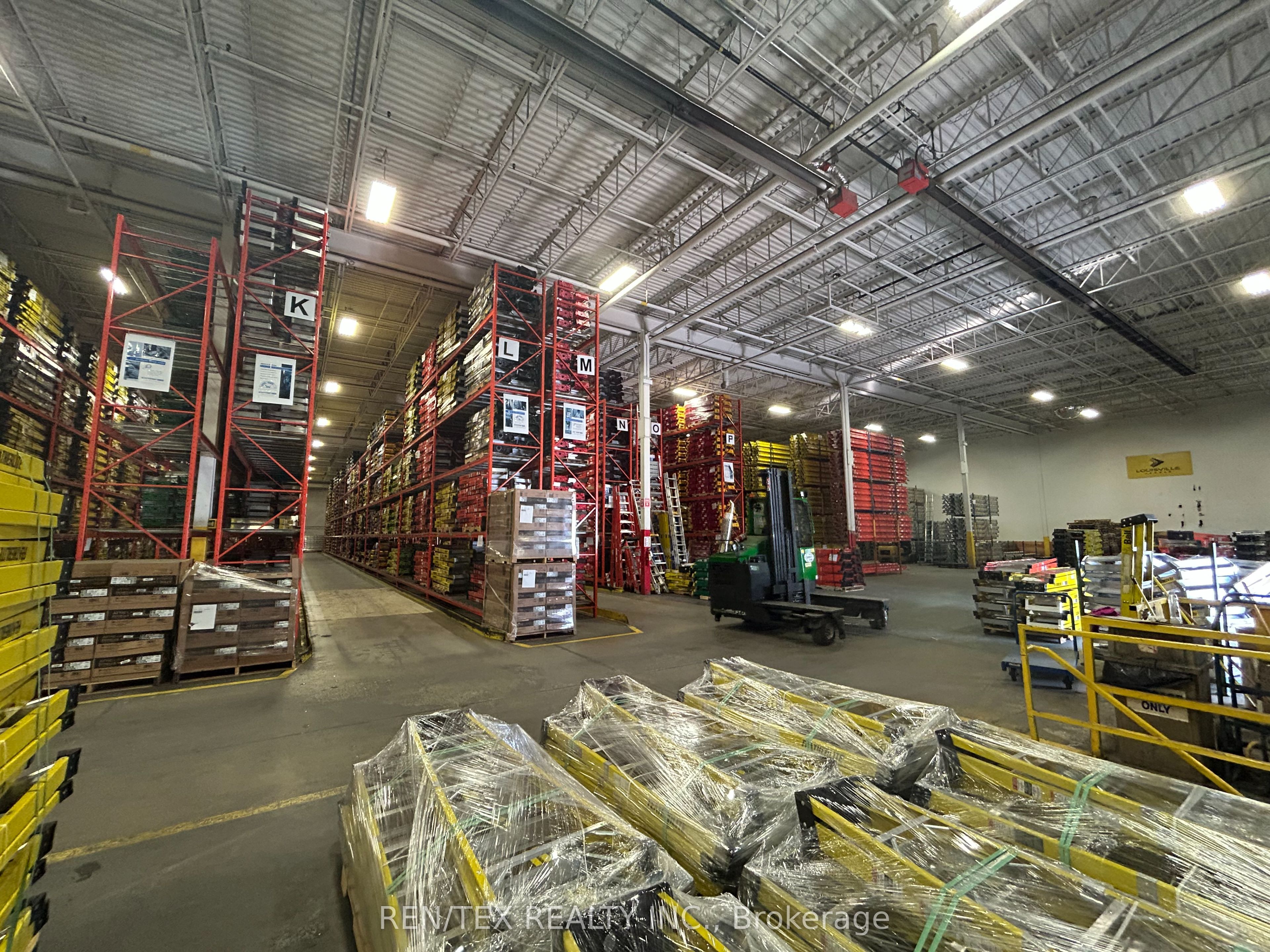 402 Mulock Dr Property Photo 3