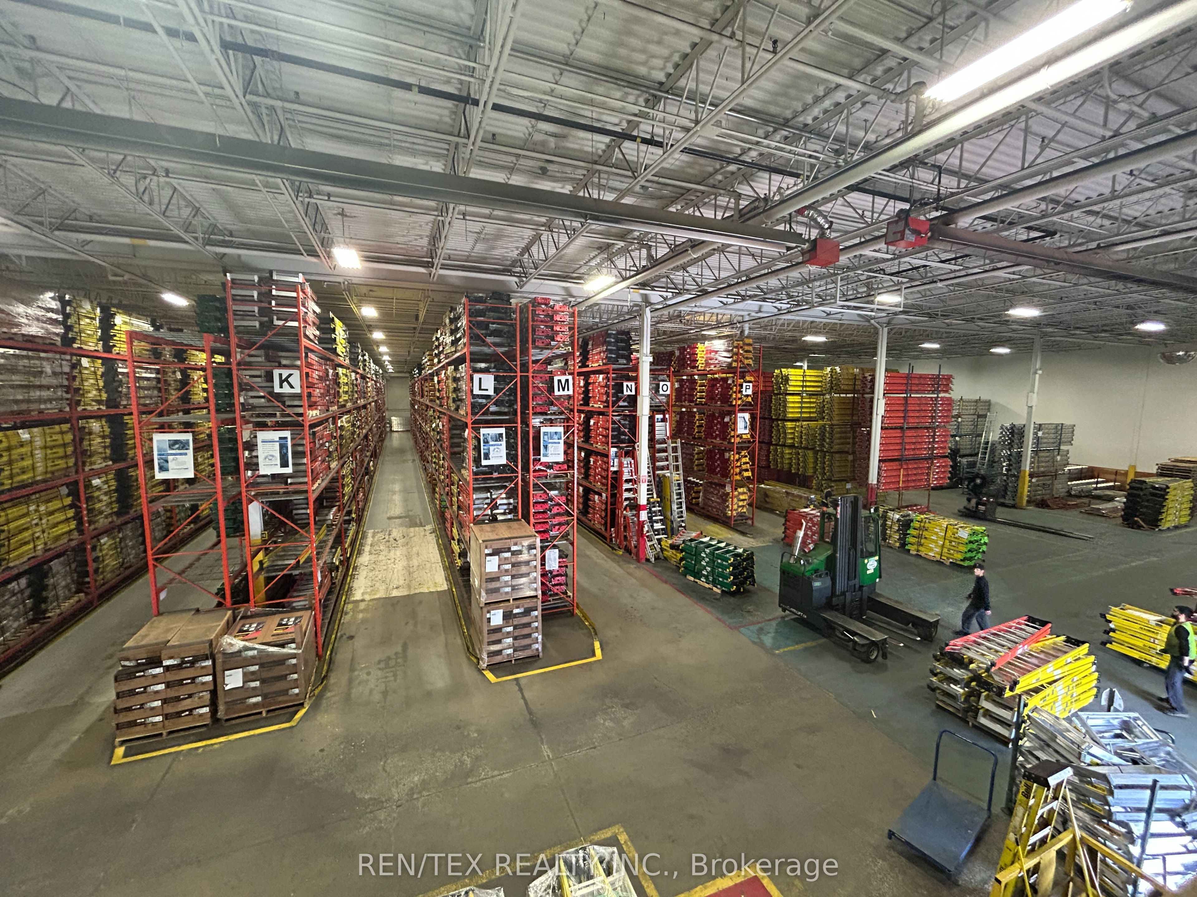 402 Mulock Dr Property Photo 5