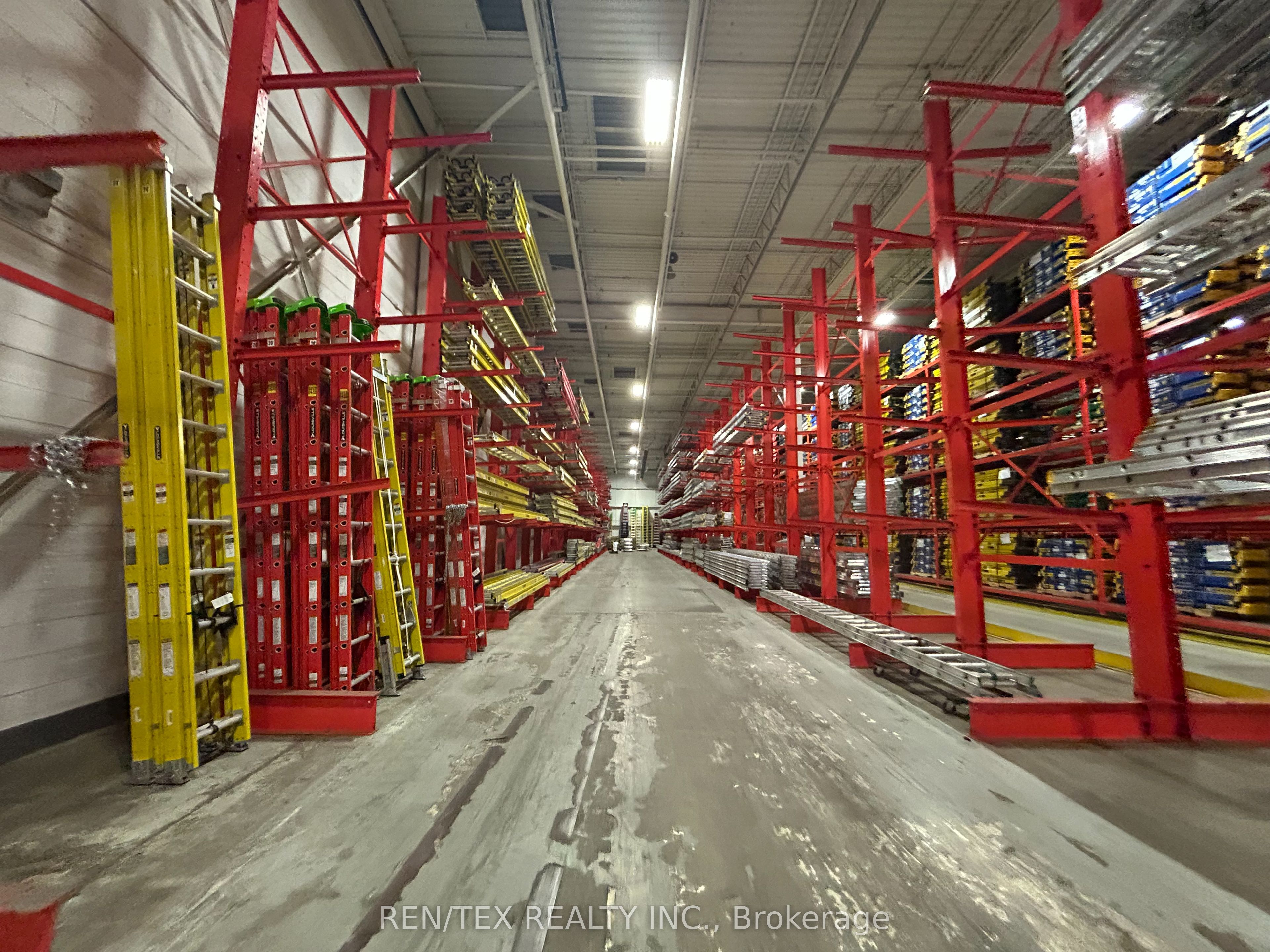 402 Mulock Dr Property Photo 7