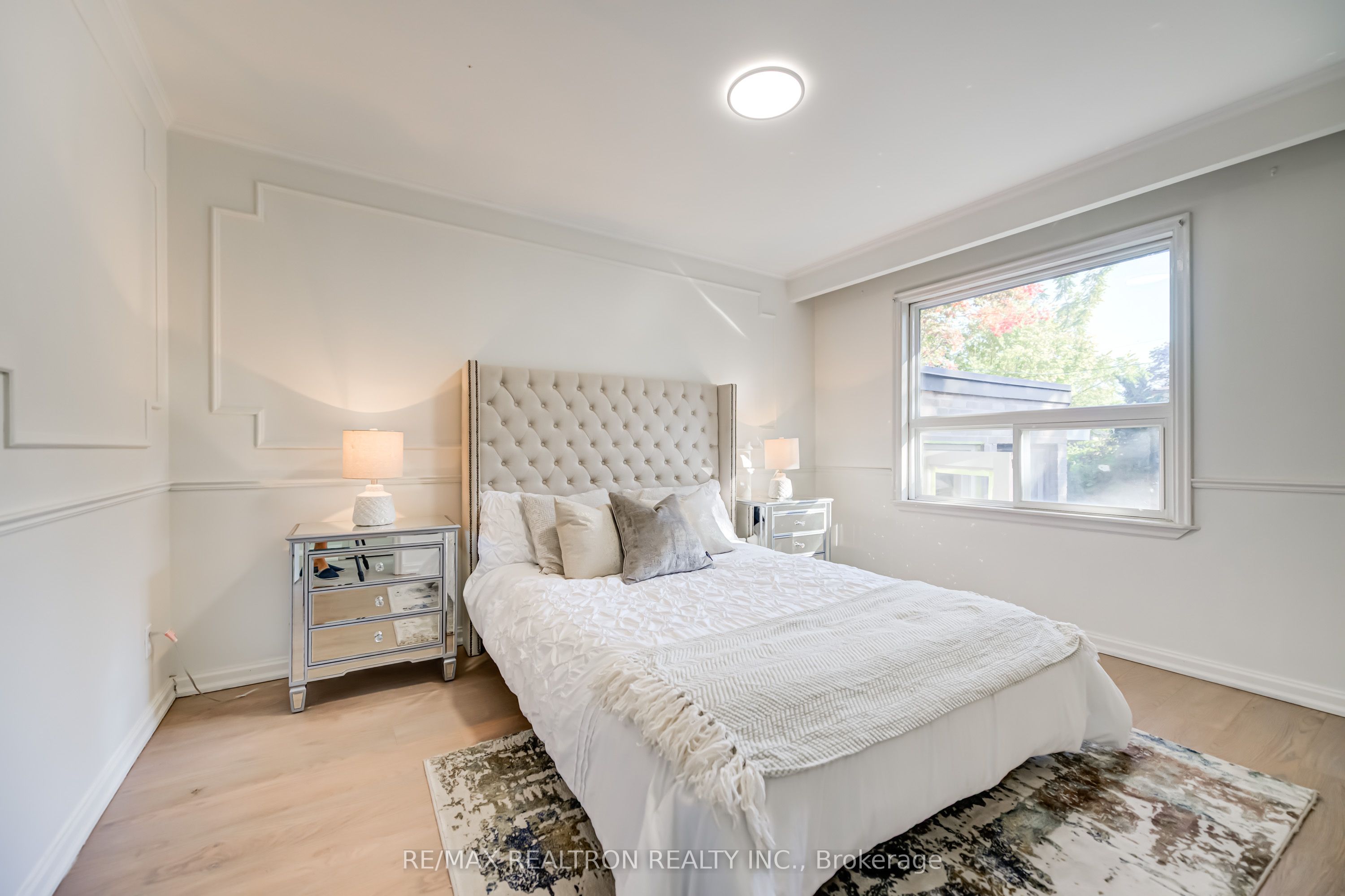 31 Sussex Avenue Property Photo 17