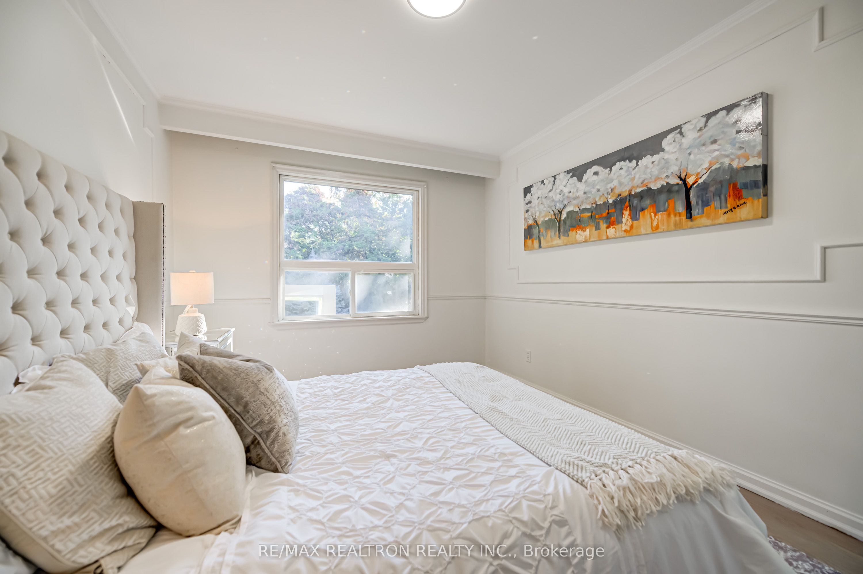 31 Sussex Avenue Property Photo 18