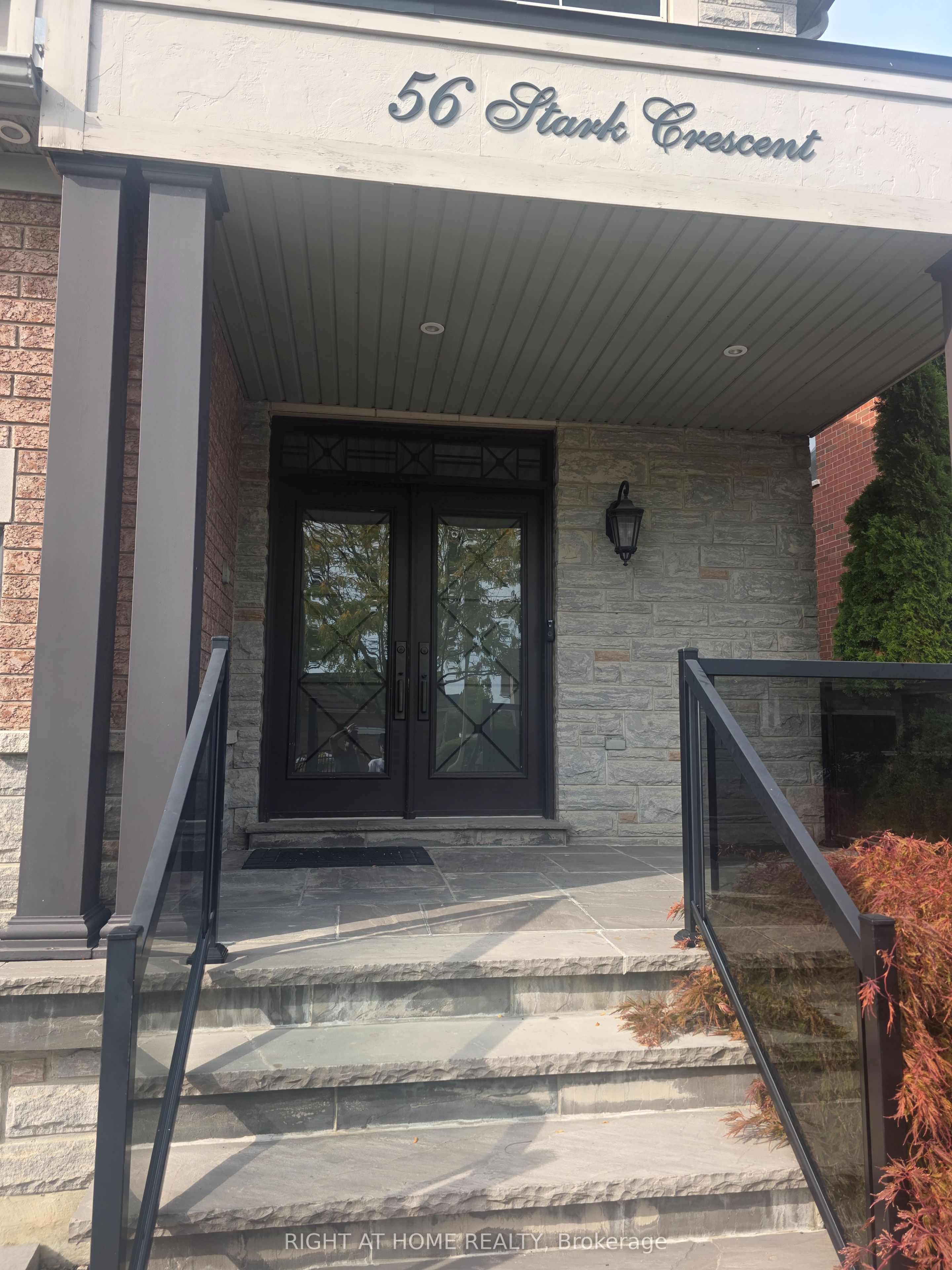 56 Stark Crescent Property Photo 2