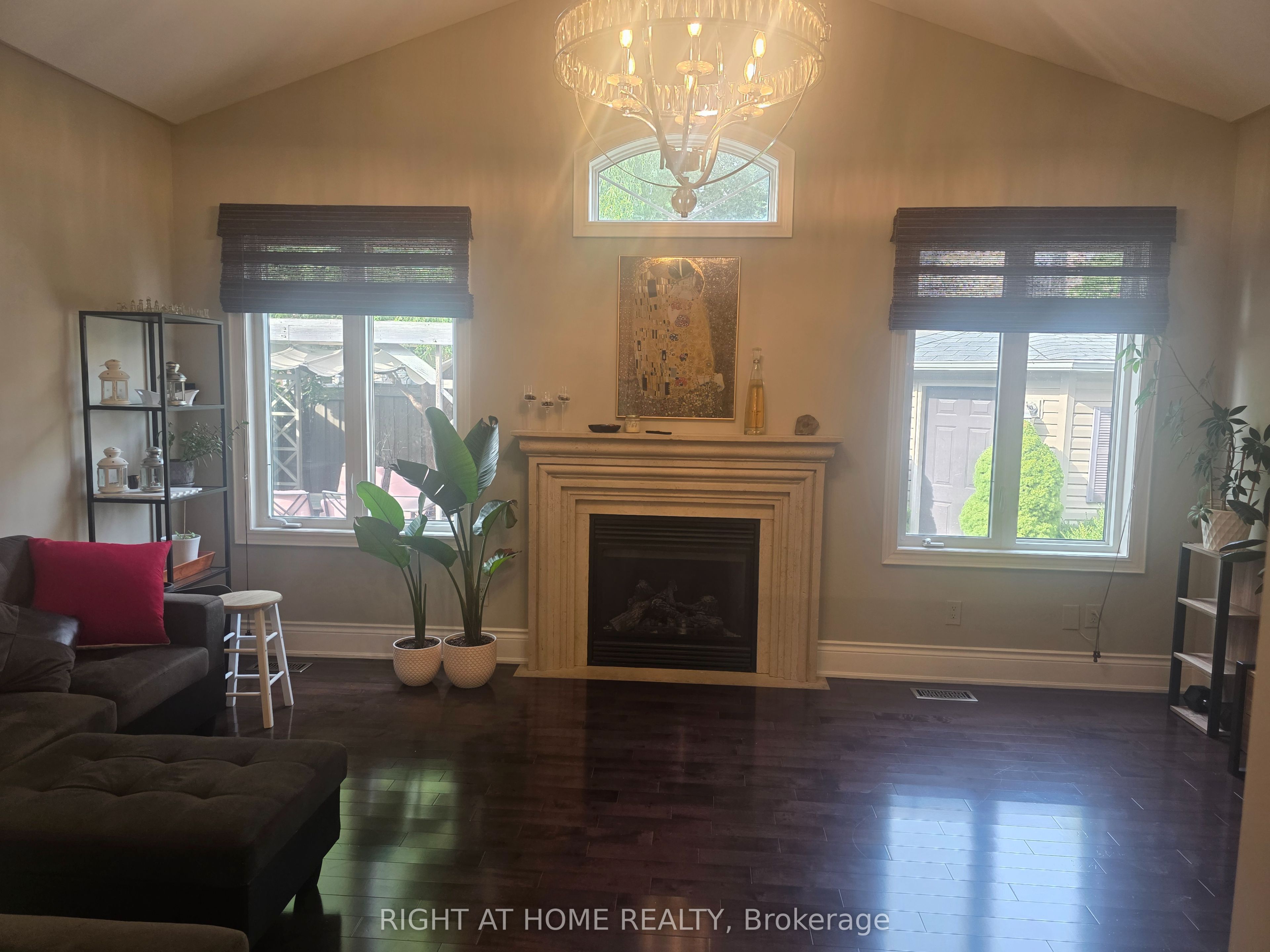 56 Stark Crescent Property Photo 3