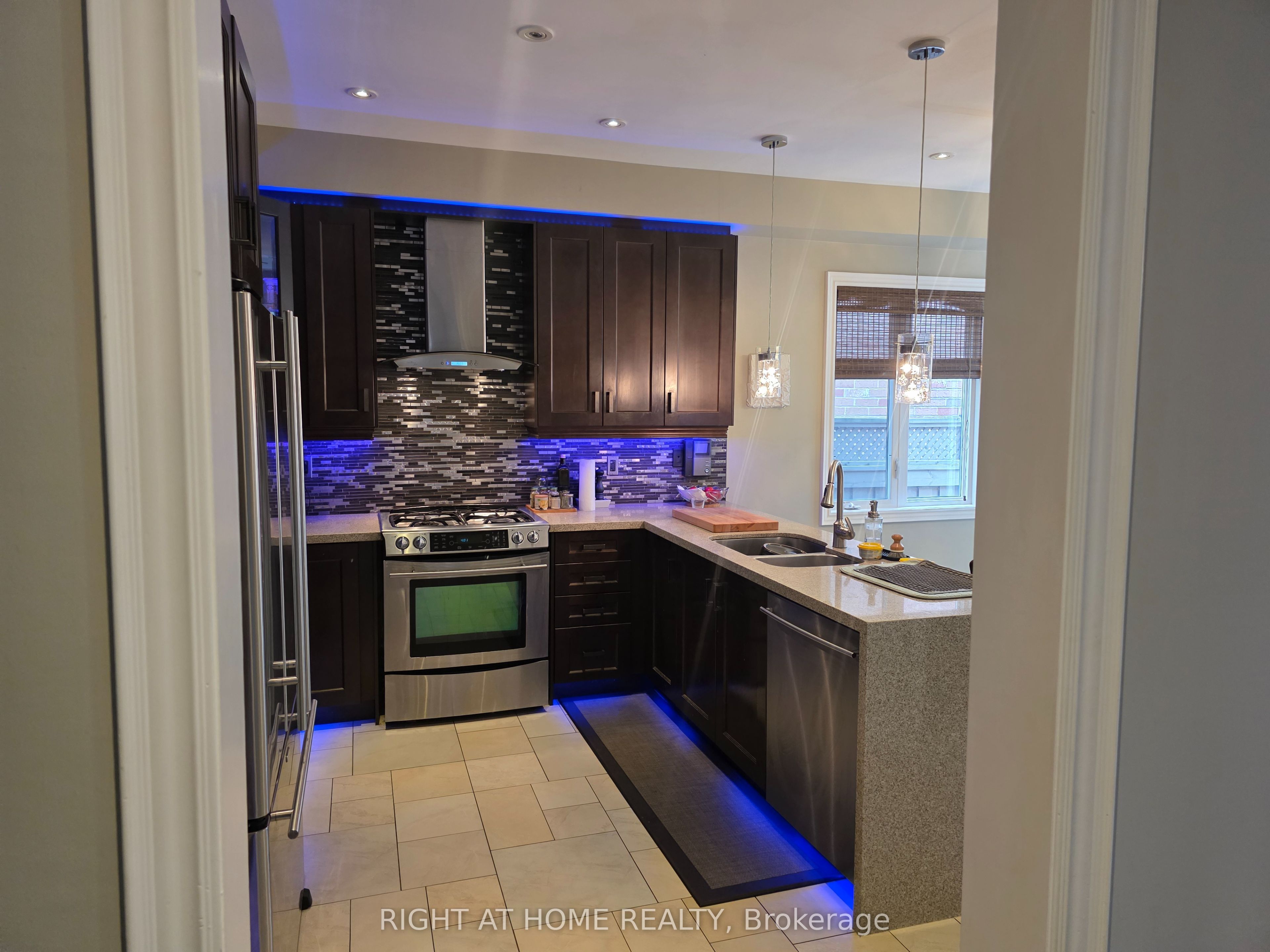 56 Stark Crescent Property Photo 5