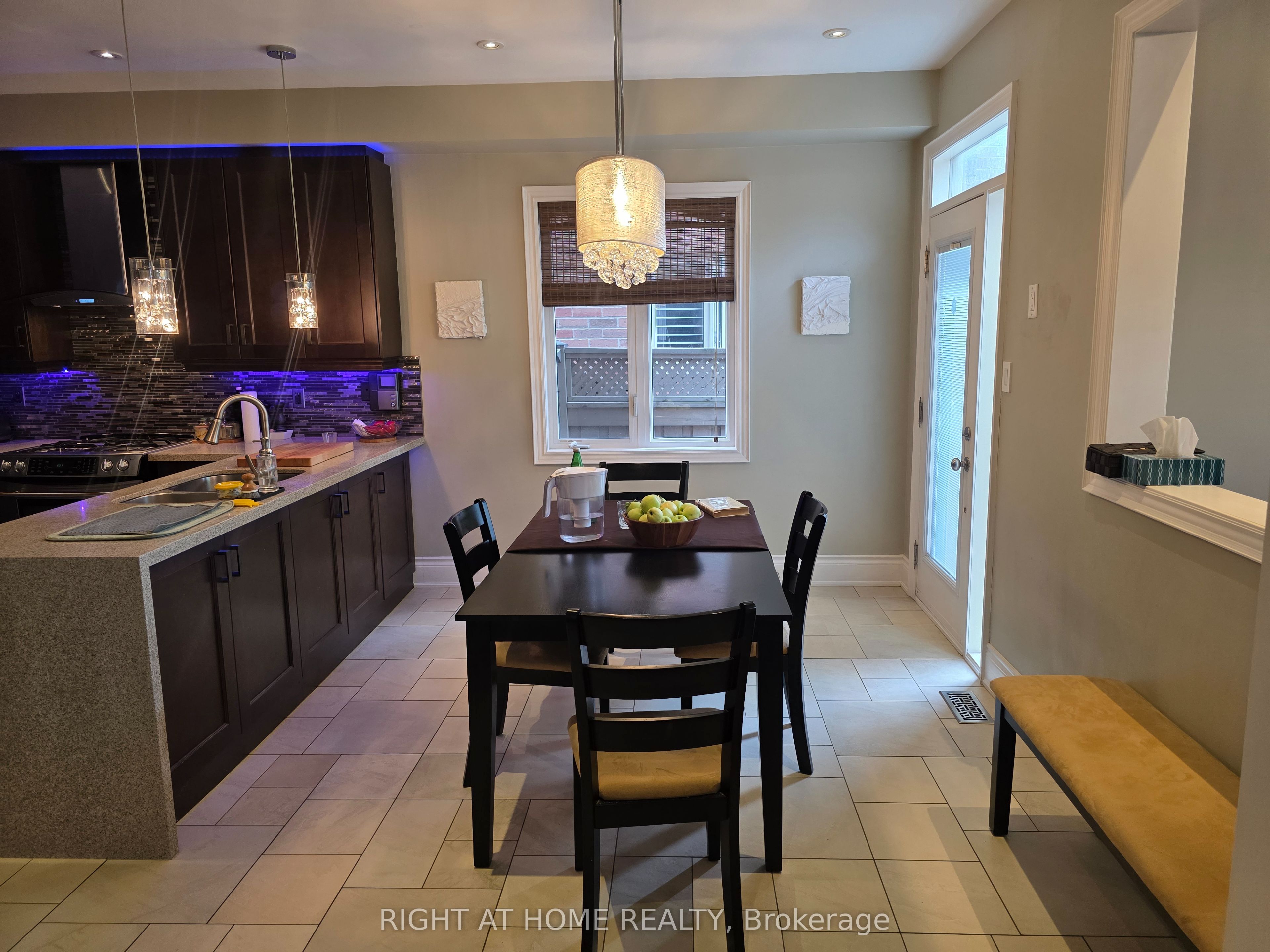 56 Stark Crescent Property Photo 6