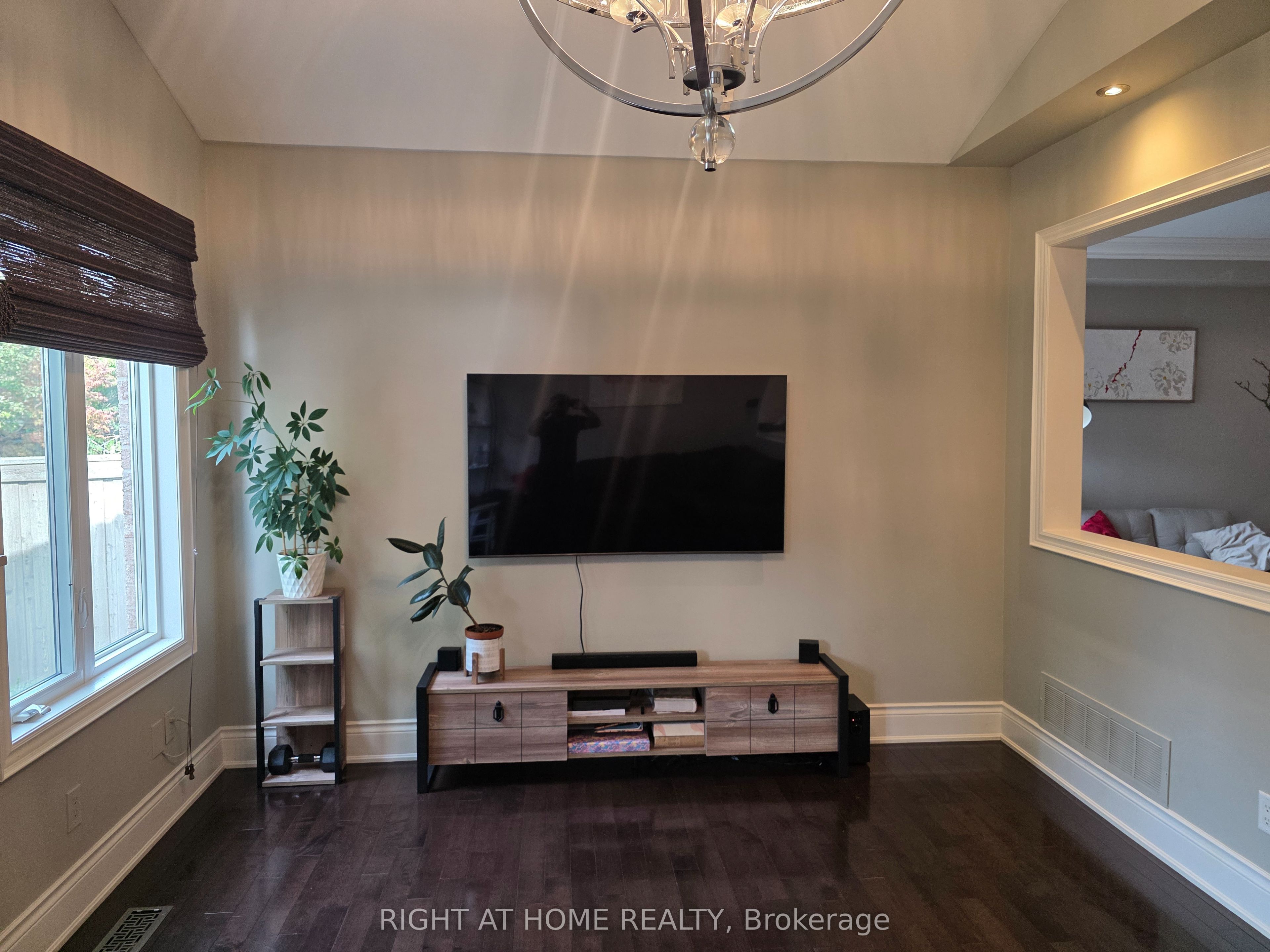 56 Stark Crescent Property Photo 8