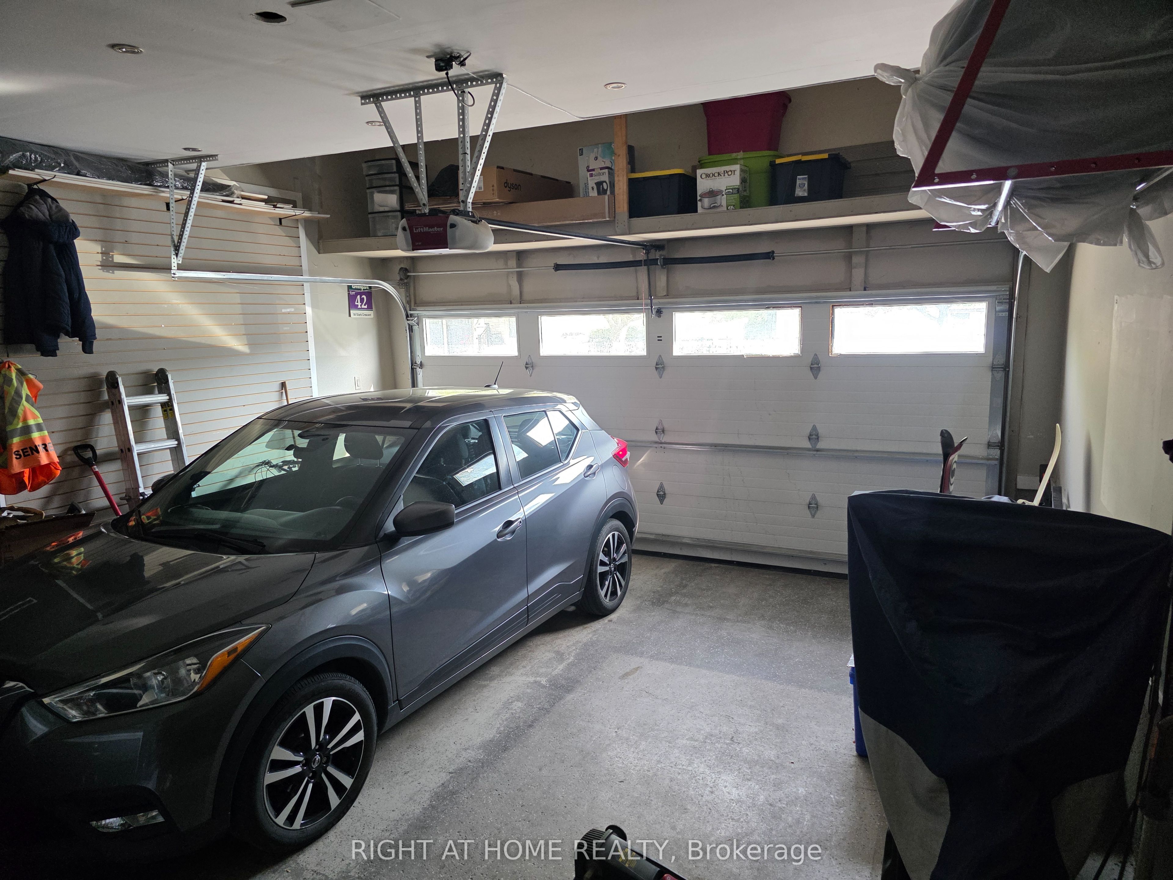 56 Stark Crescent Property Photo 10