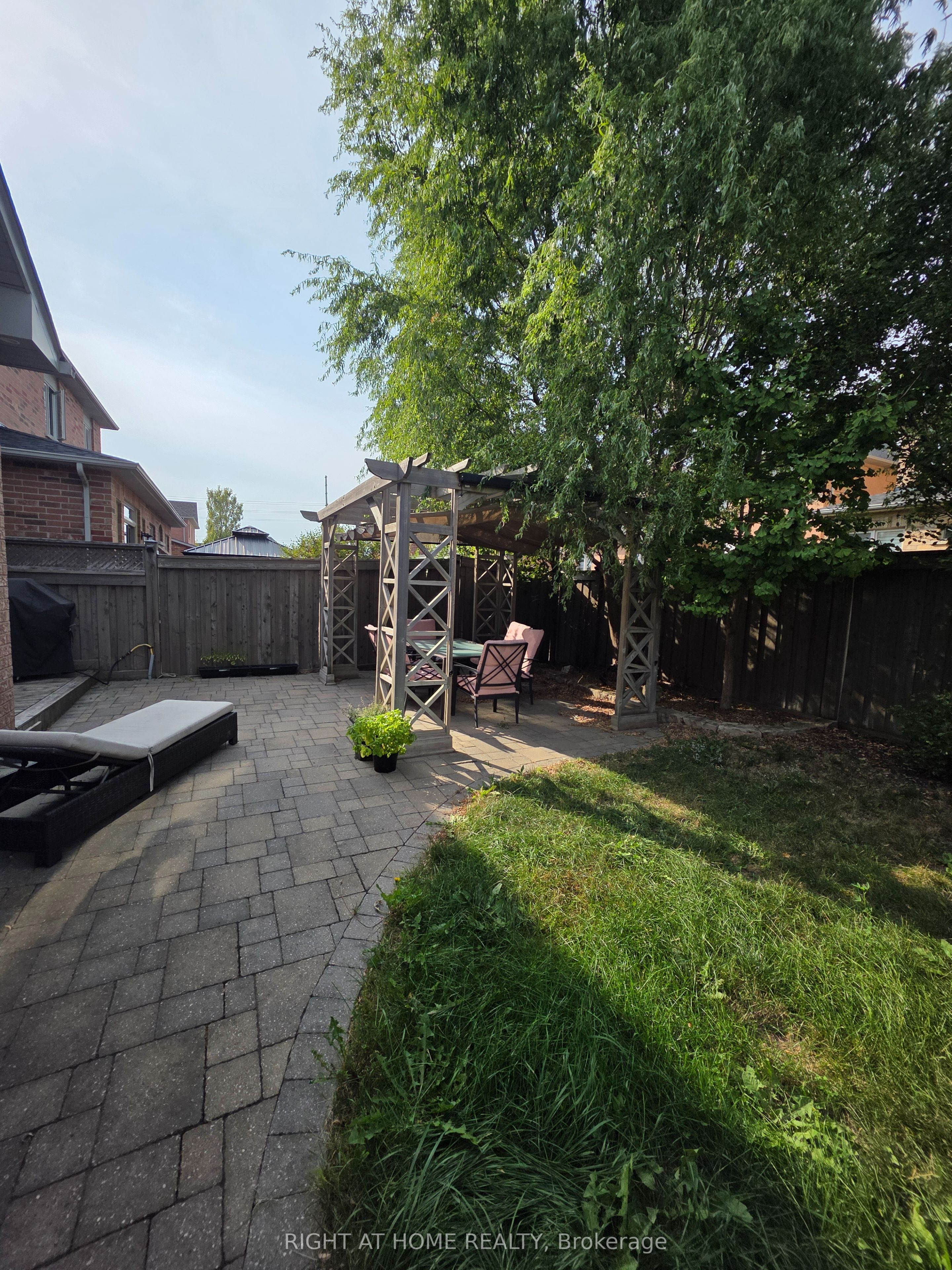 56 Stark Crescent Property Photo 22