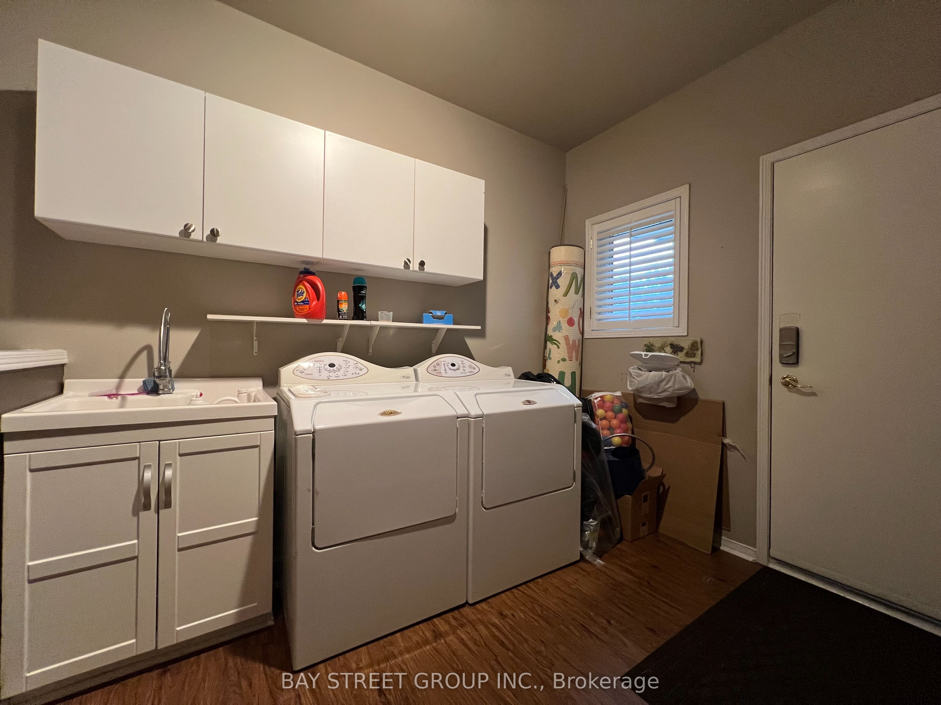 52 Loring Cres N/a Bsmt Property Photo 3