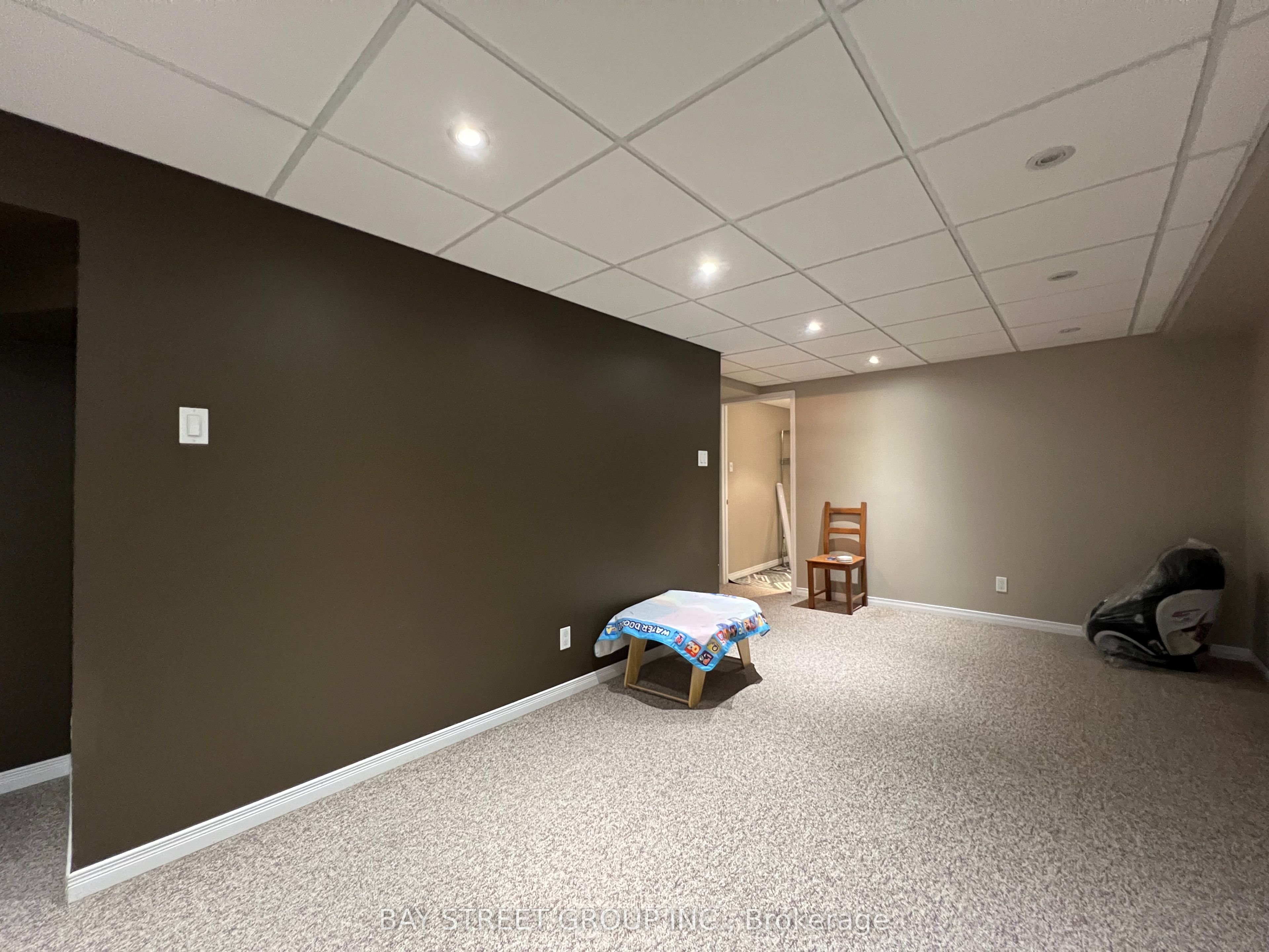 52 Loring Cres N/a Bsmt Property Photo 6