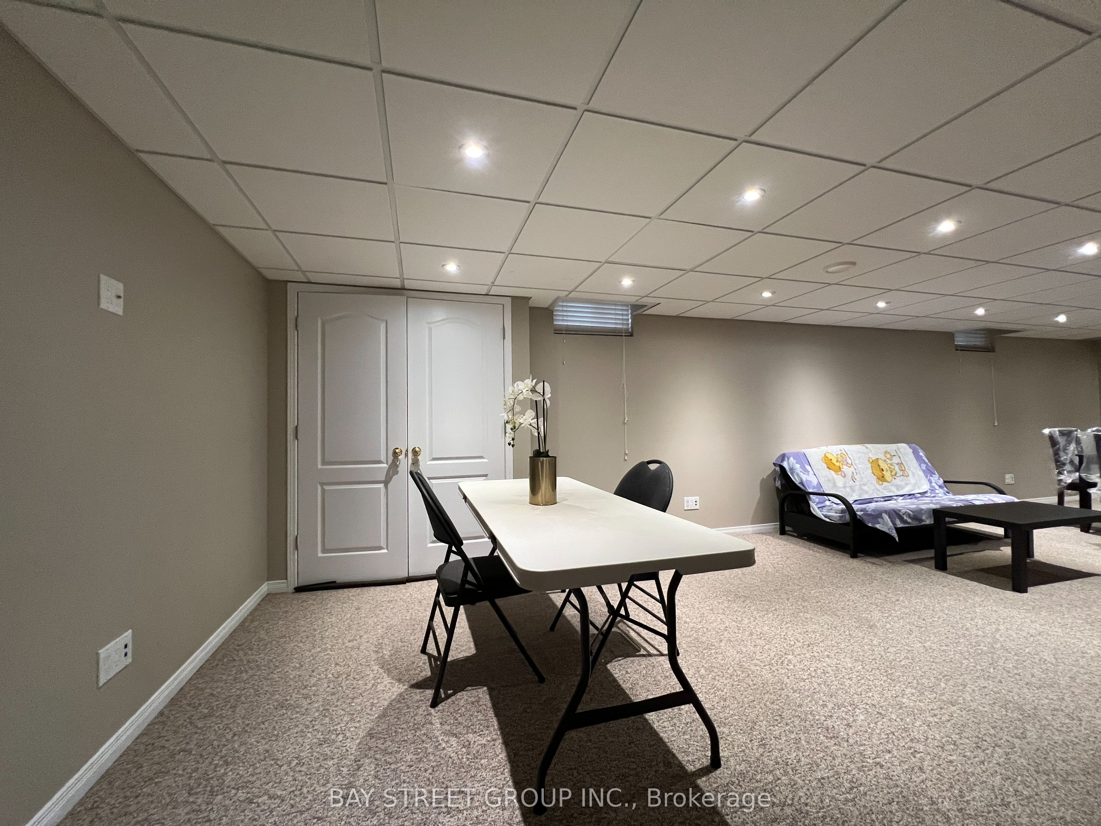 52 Loring Cres N/a Bsmt Property Photo 9