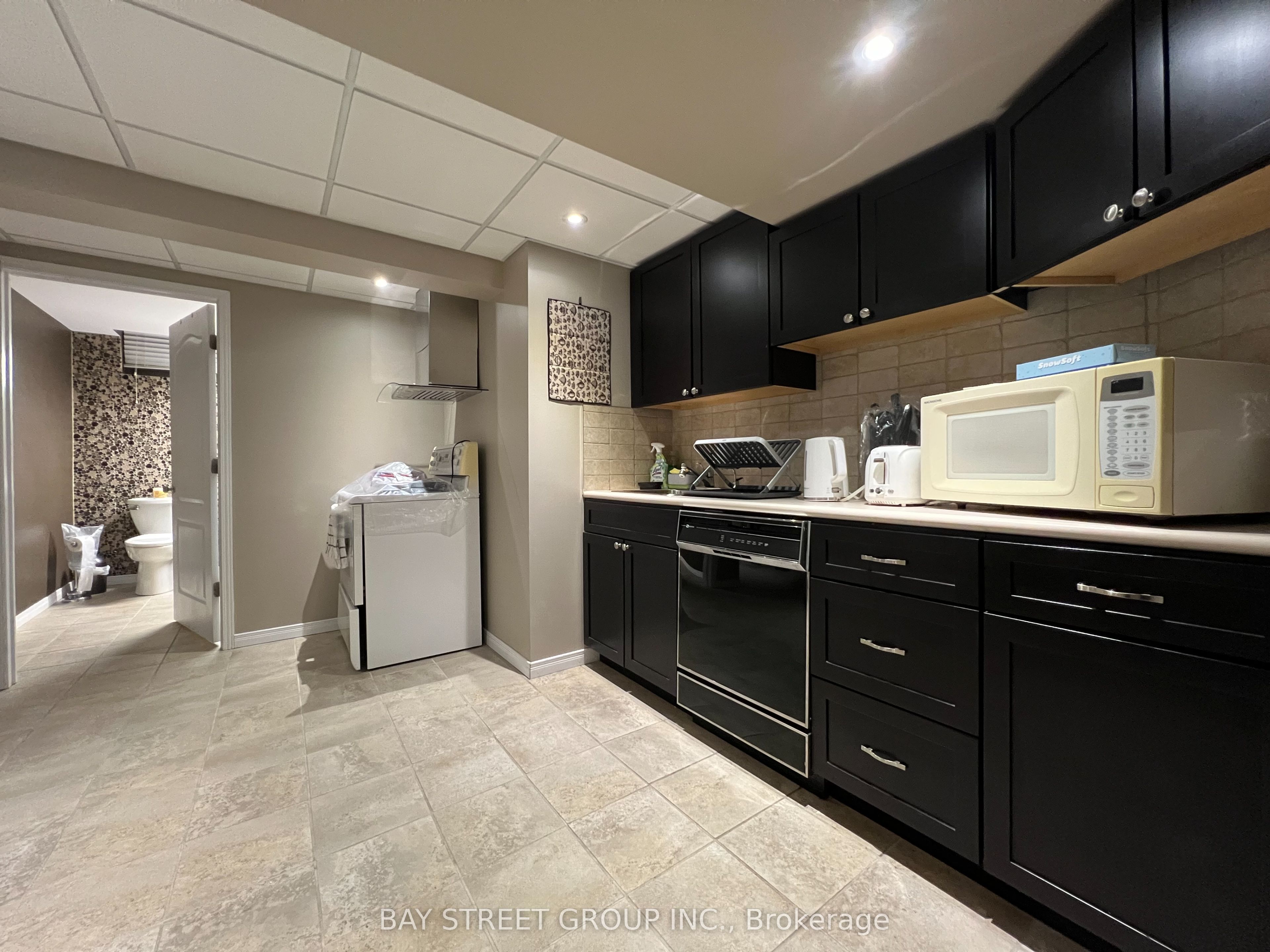 52 Loring Cres N/a Bsmt Property Photo 15