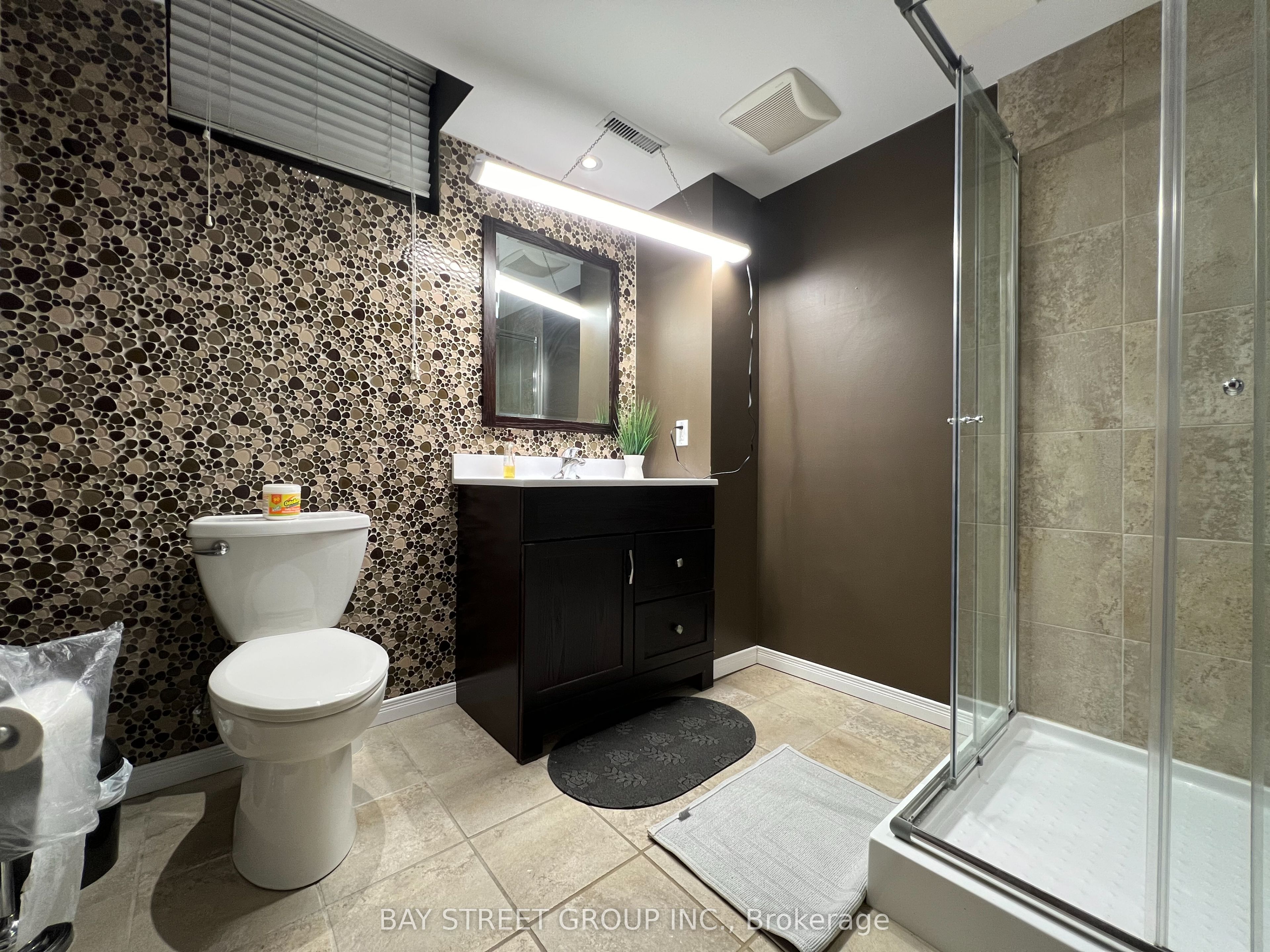 52 Loring Cres N/a Bsmt Property Photo 18