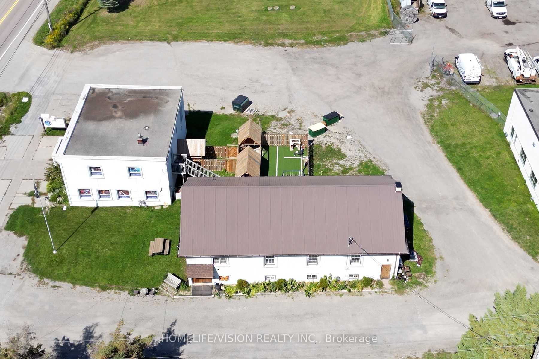 14685 Woodbine Avenue Property Photo 5