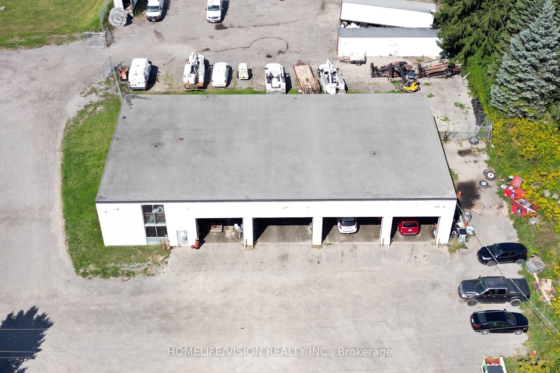 14685 Woodbine Avenue Property Photo 6