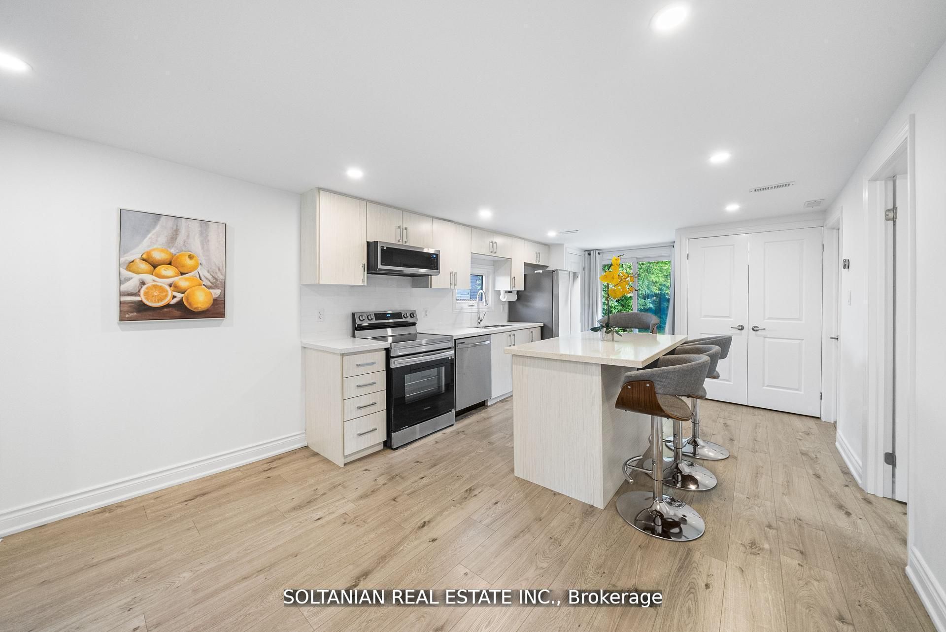 335 Miami Drive Property Photo 5