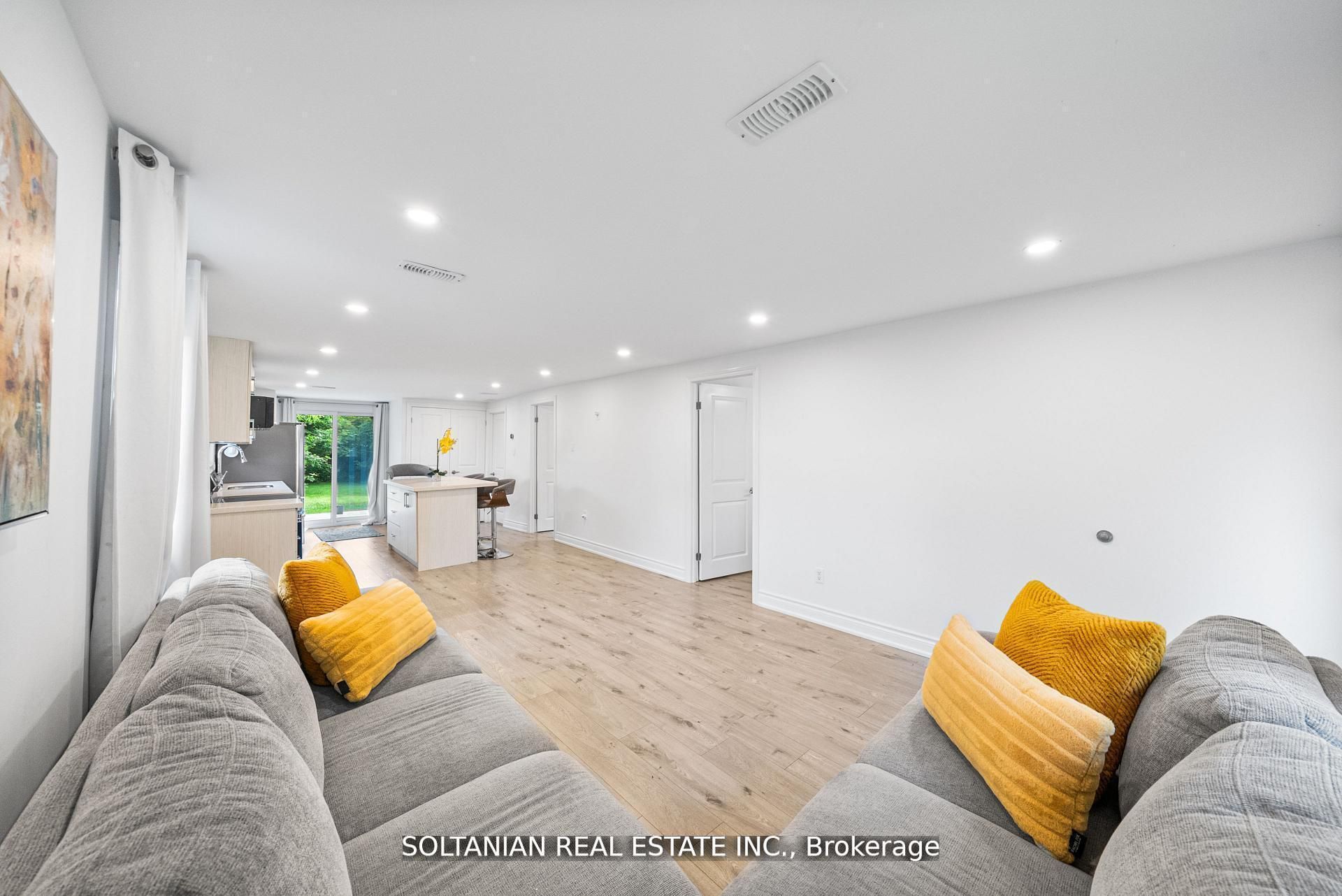 335 Miami Drive Property Photo 8