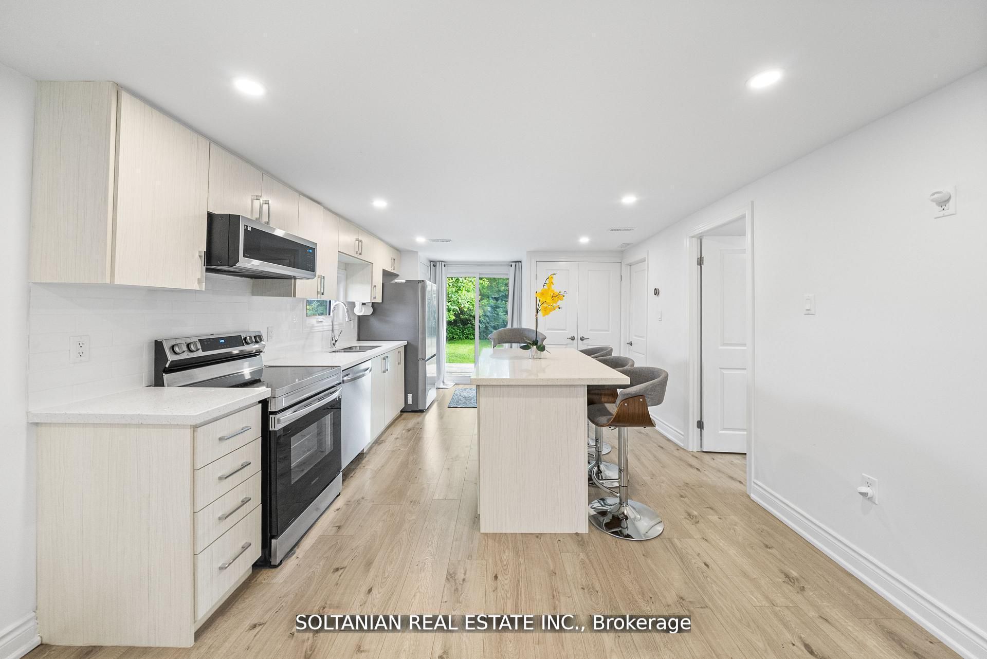 335 Miami Drive Property Photo 10