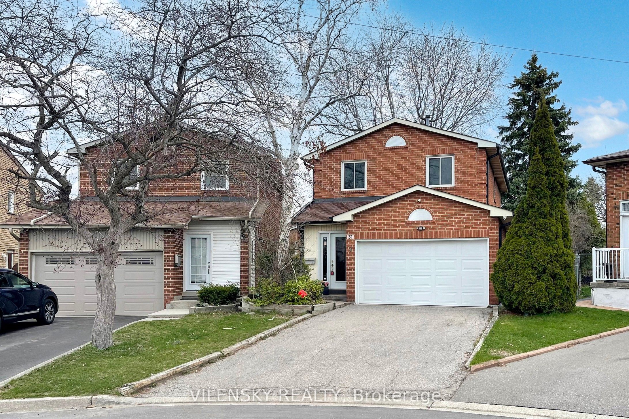 31 Royal Colwood Court Property Photo 1