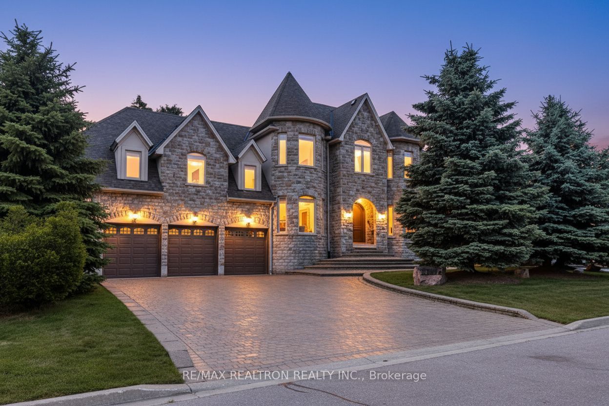 12 Orlon Crescent Property Photo 1