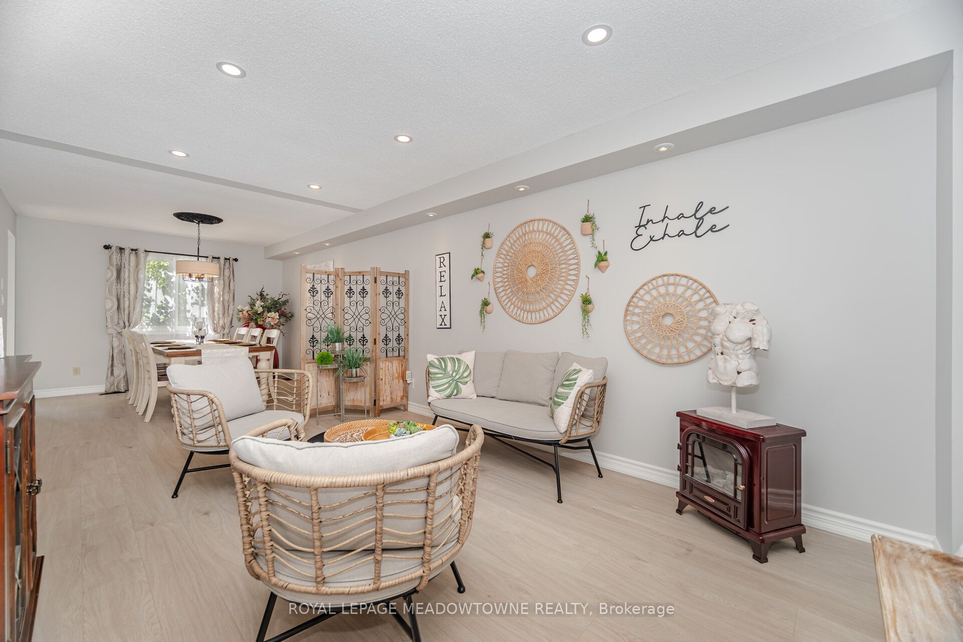 6 Hollis Crescent Property Photo 10