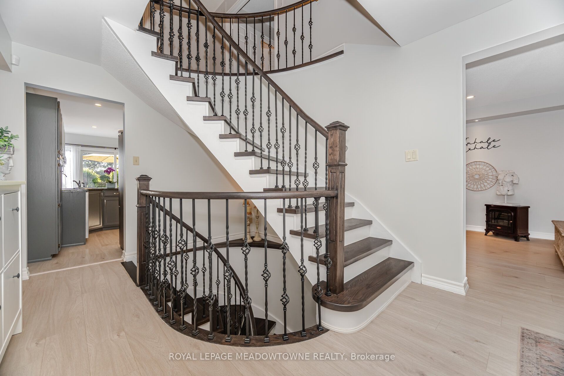 6 Hollis Crescent Property Photo 23